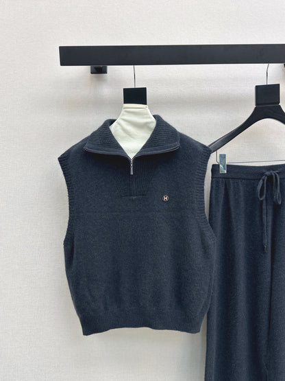 Her 25fw wool suit