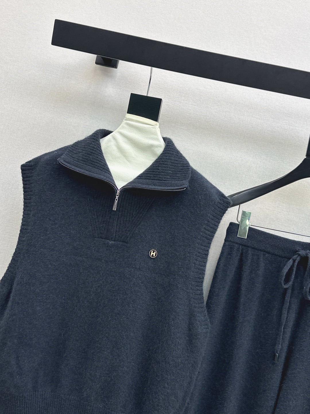Her 25fw wool suit