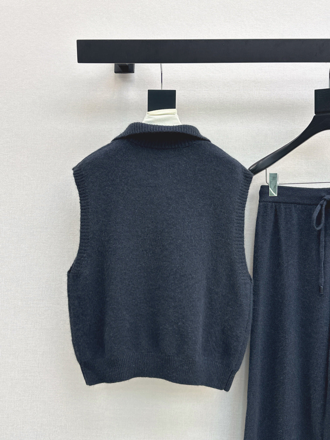 Her 25fw wool suit