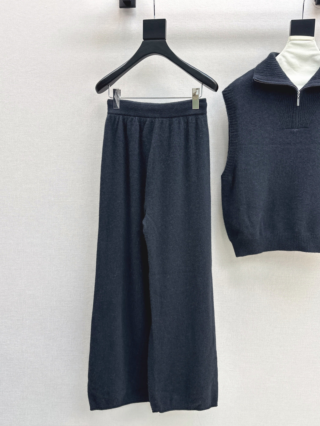Her 25fw wool suit