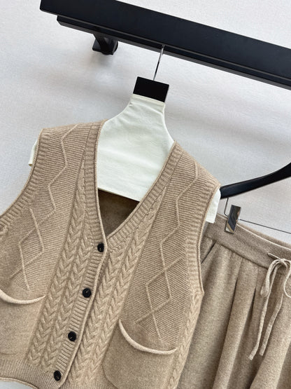 Her 25fw wool suit