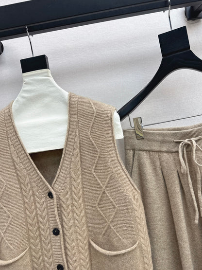 Her 25fw wool suit