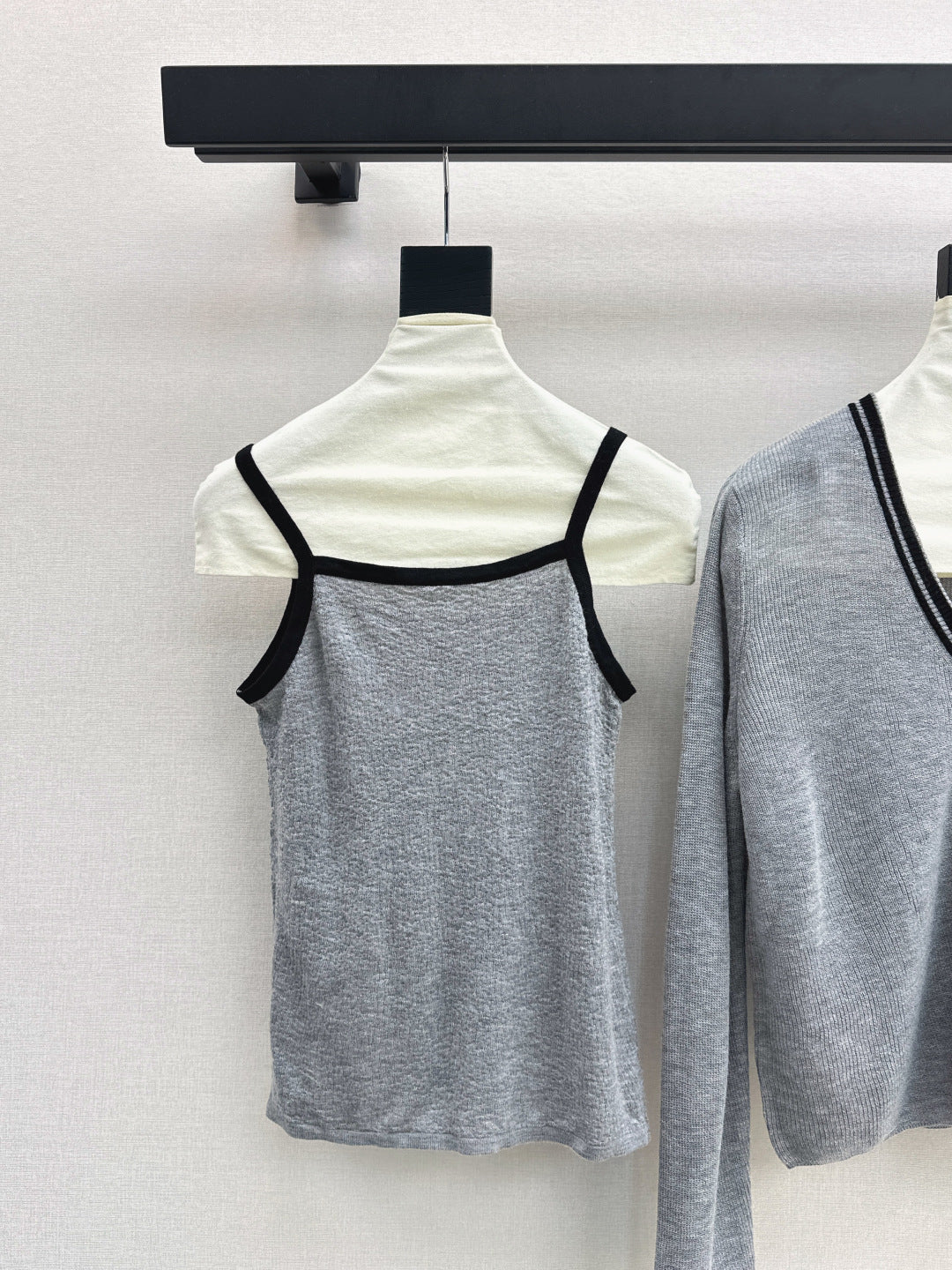 Herm 25fw Knitted vest cardigan