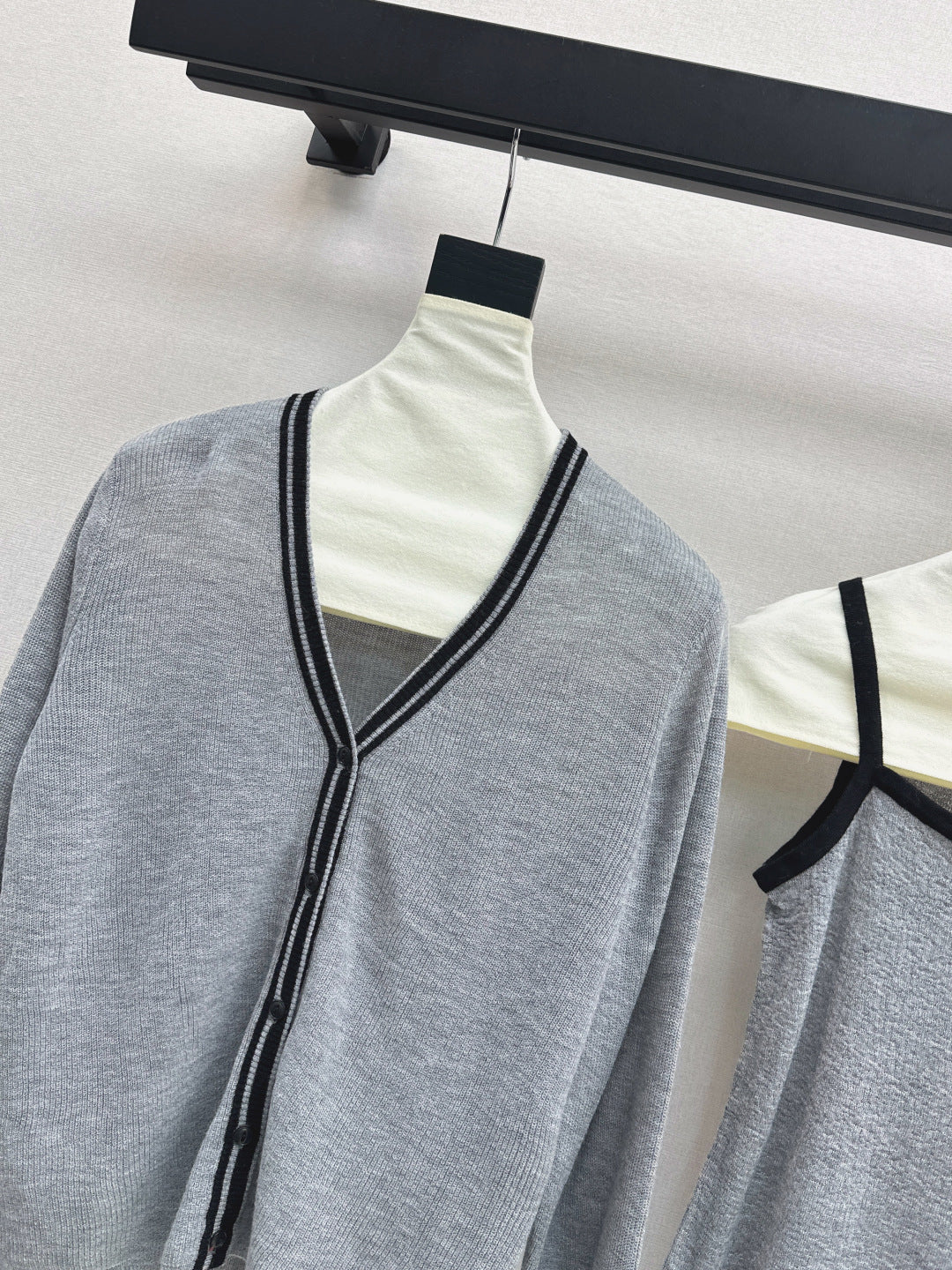 Herm 25fw Knitted vest cardigan