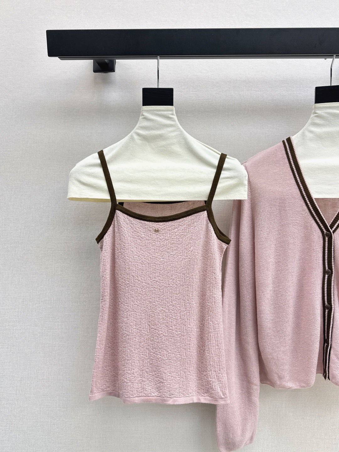 Herm 25fw Knitted vest cardigan