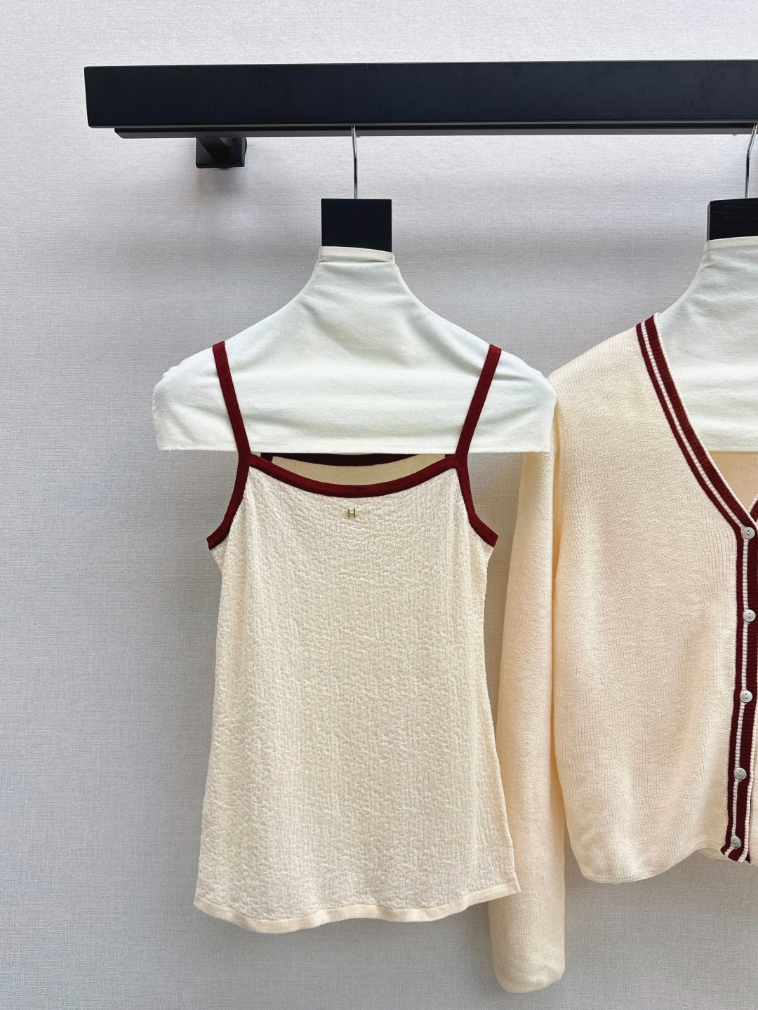 Herm 25fw Knitted vest cardigan