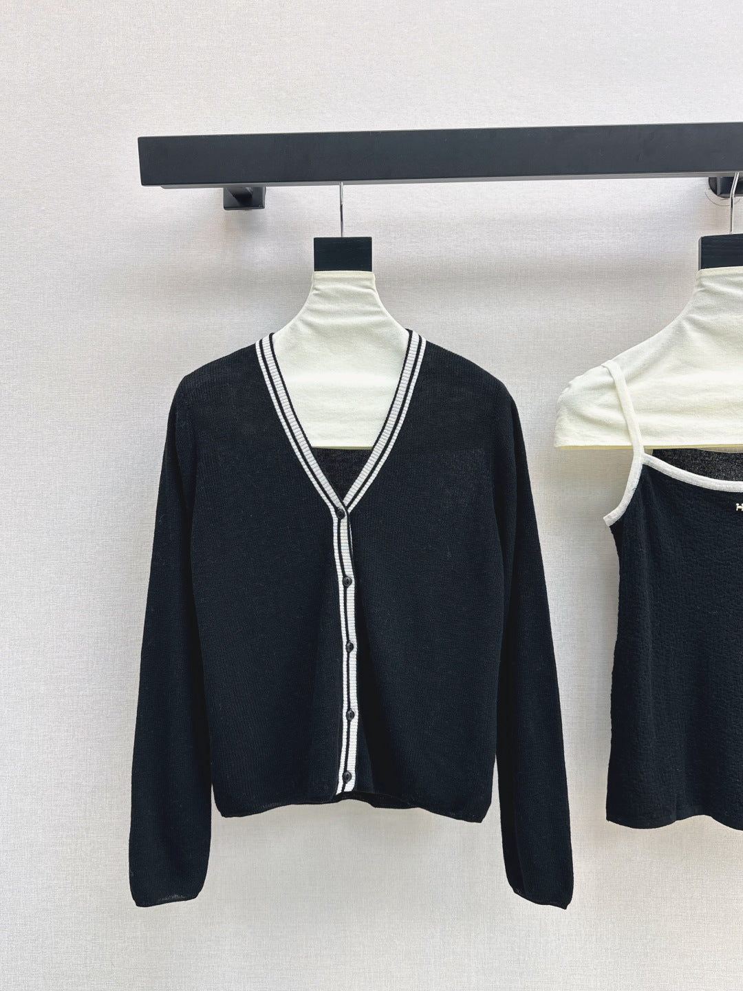 Herm 25fw Knitted vest cardigan