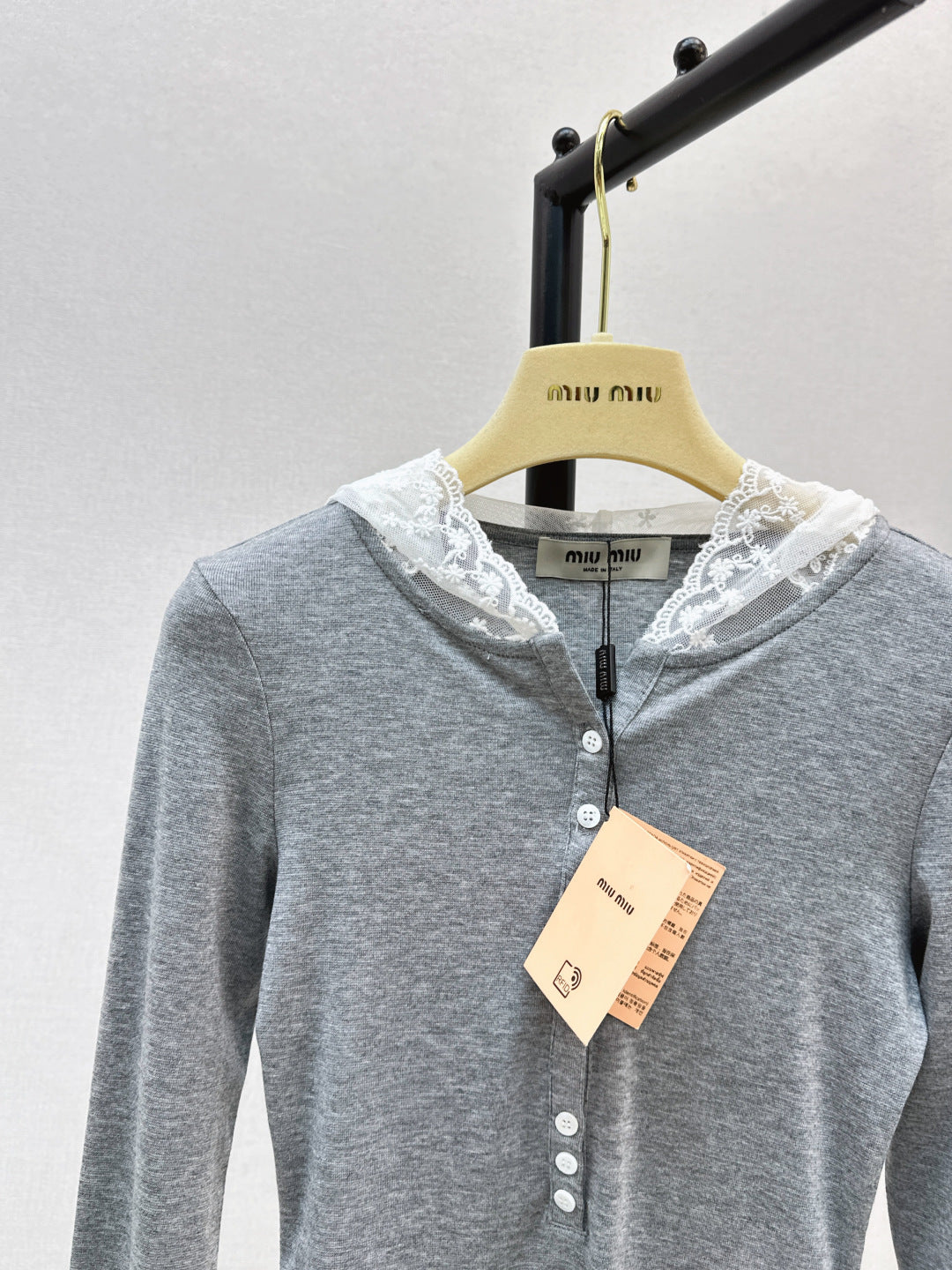 Miu 25fw knitted sweater