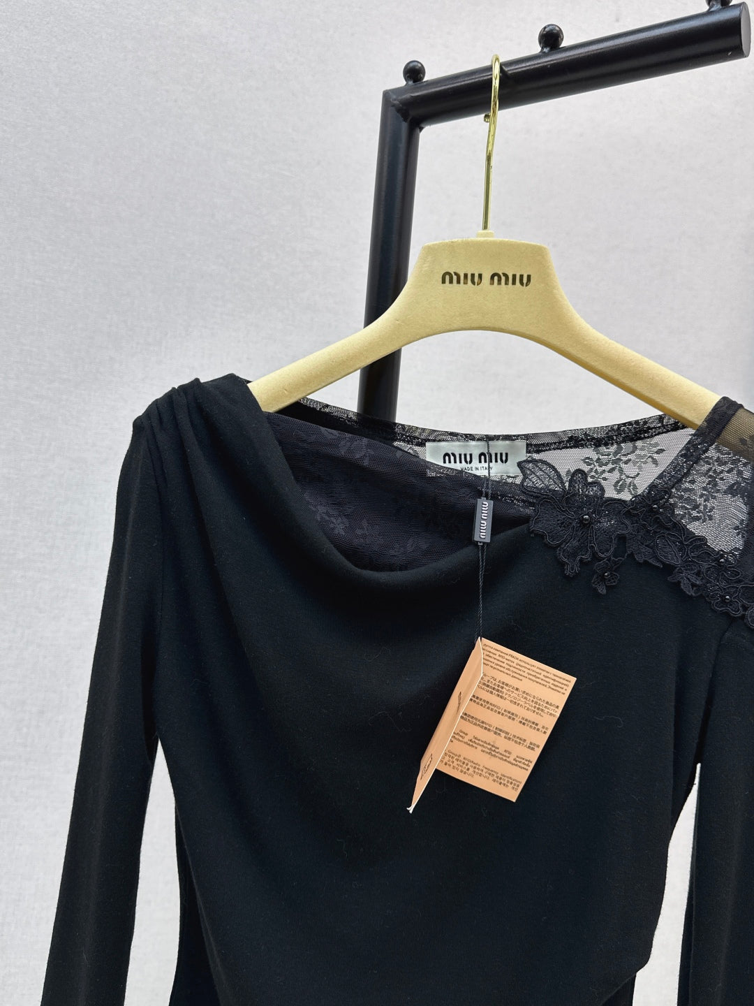 Miu 25fw lace shirt