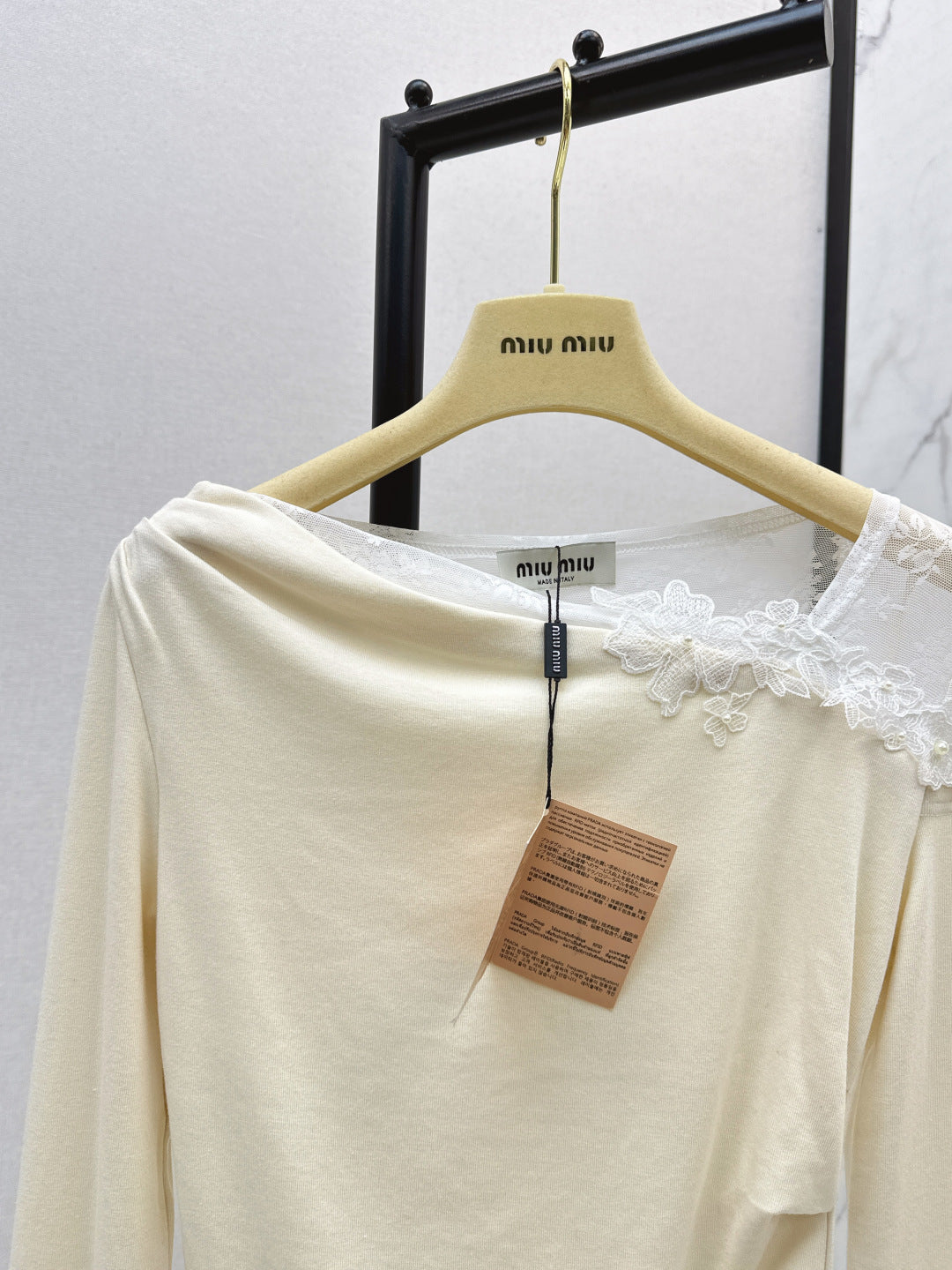 Miu 25fw lace shirt