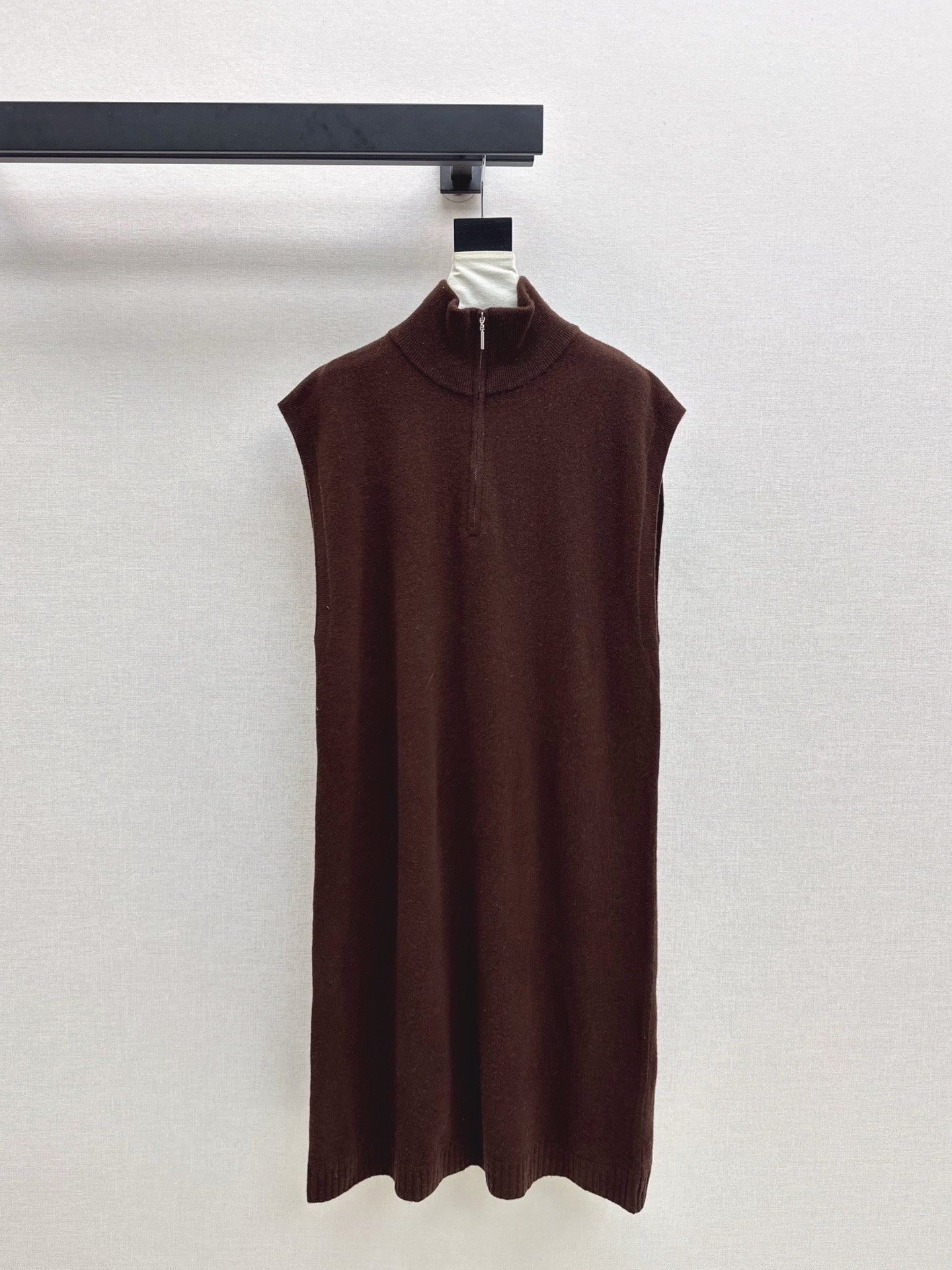 Herm 25fw sleeveless dress
