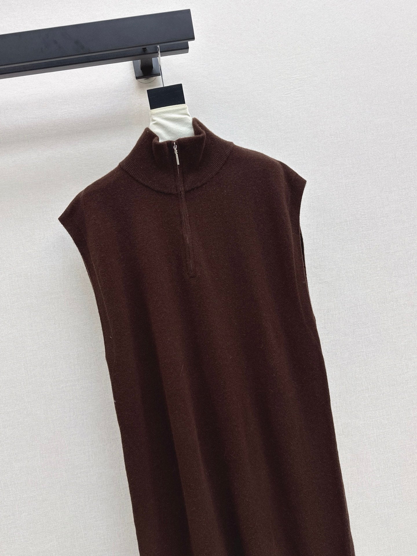 Herm 25fw sleeveless dress
