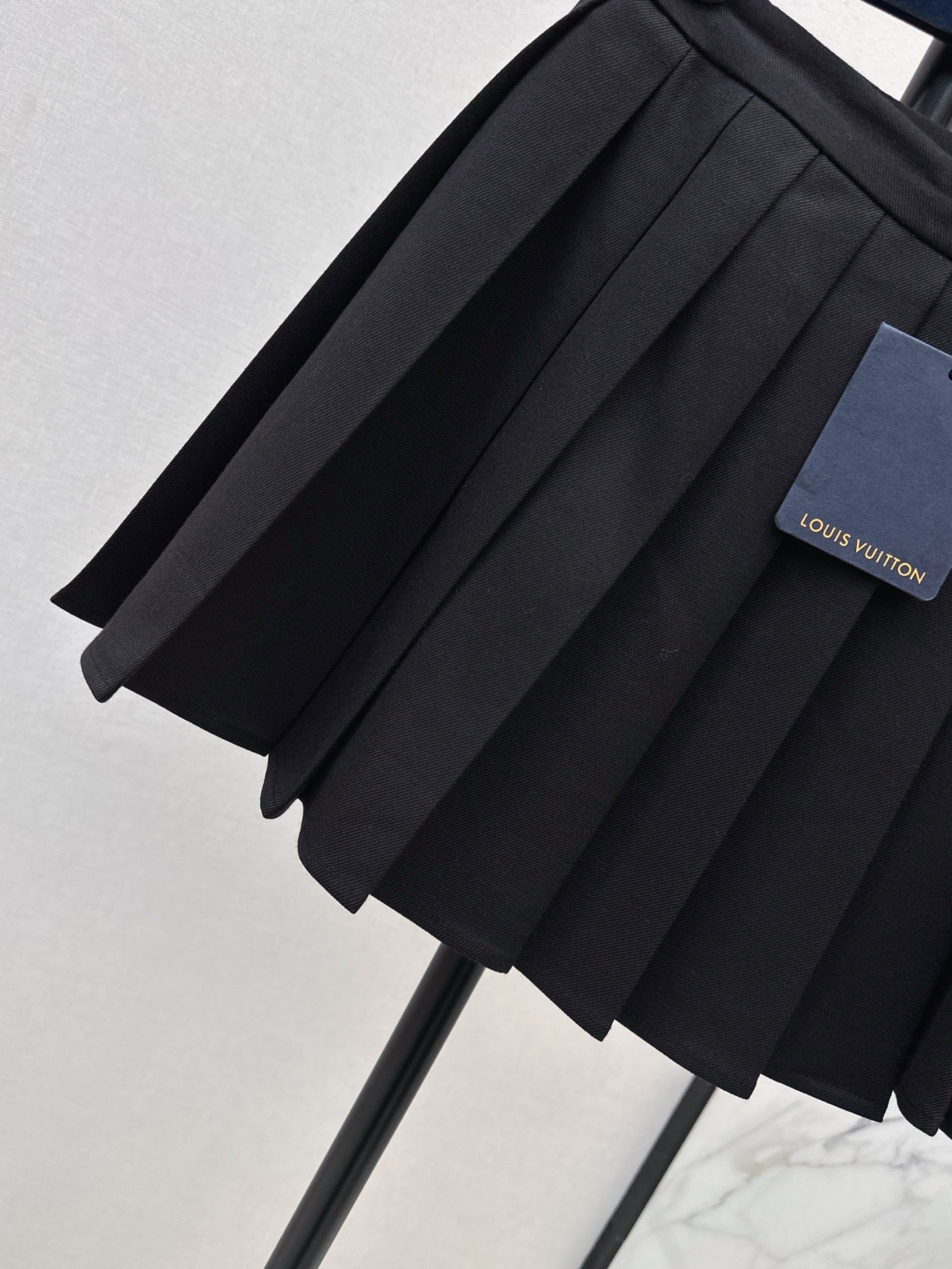 Loui 25fw pleated skirt