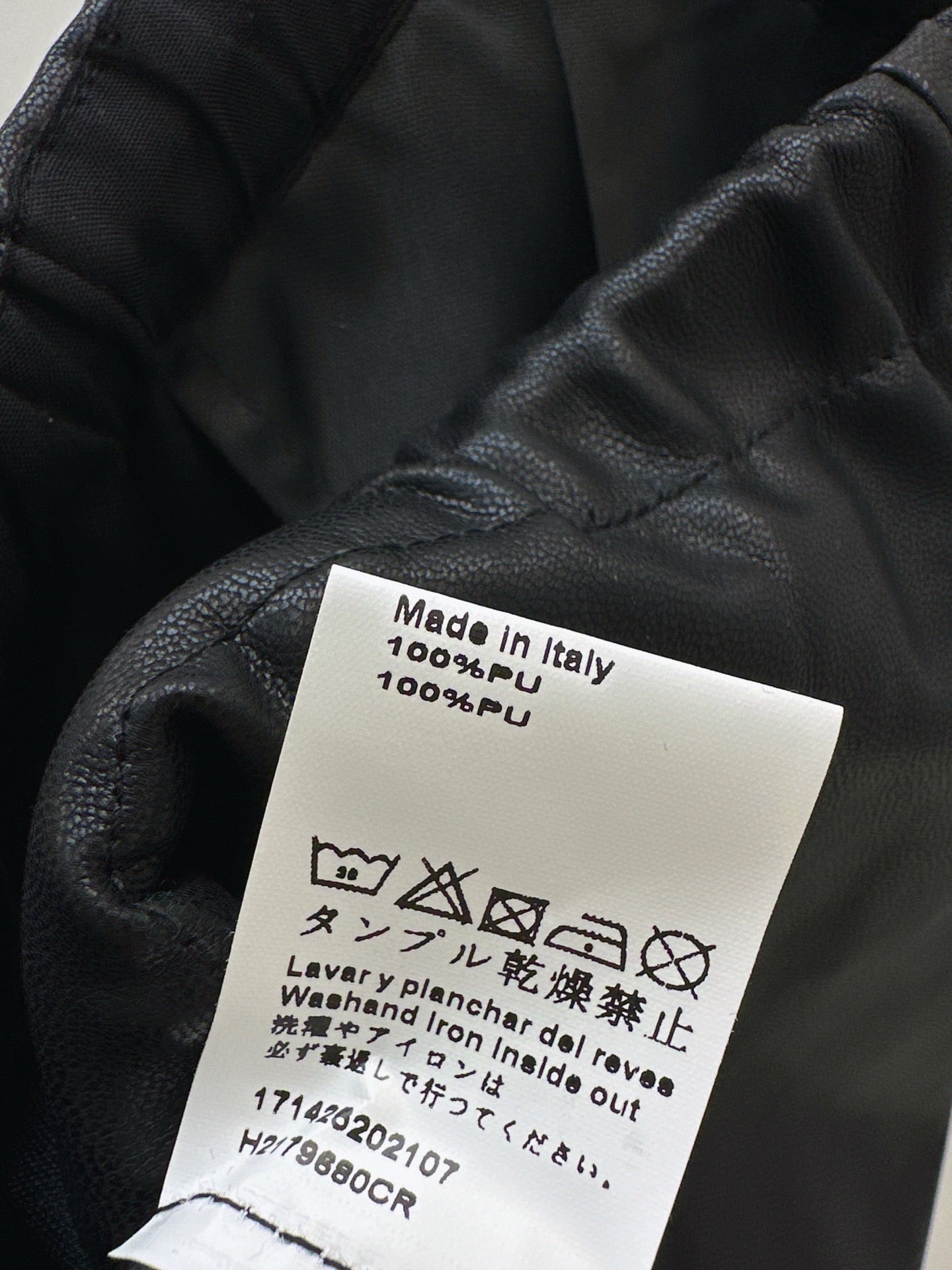 Loe 25fw pu pants