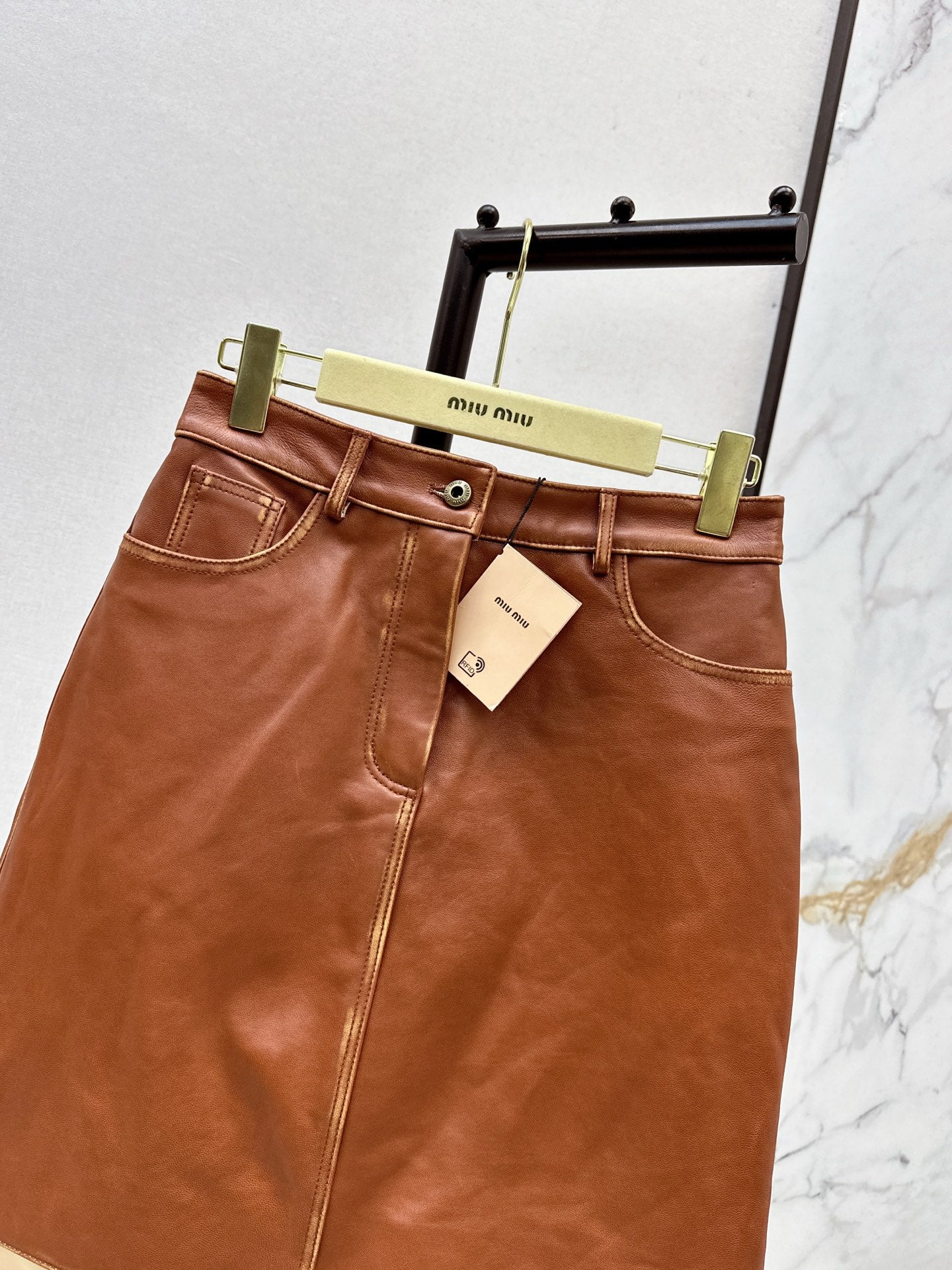 Miu 25fw leather skirt