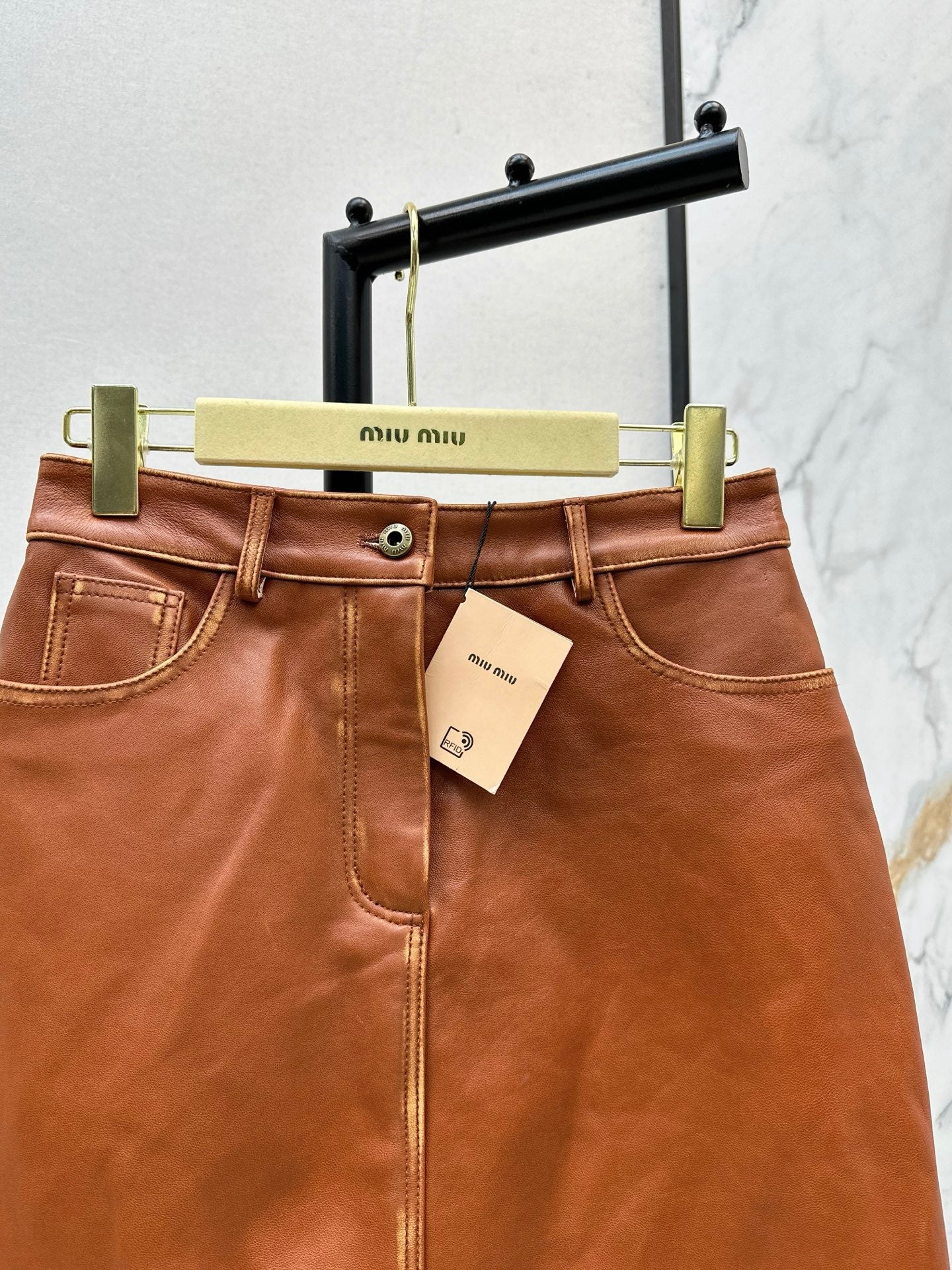 Miu 25fw leather skirt
