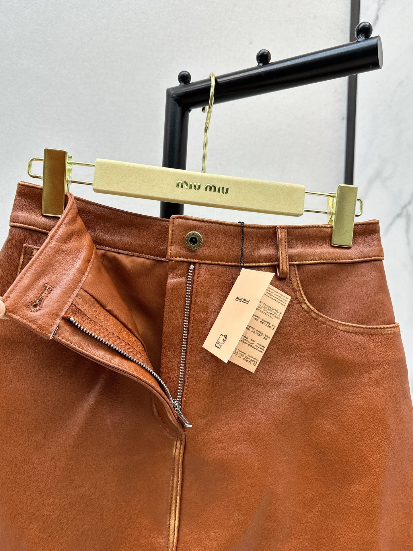 Miu 25fw leather skirt