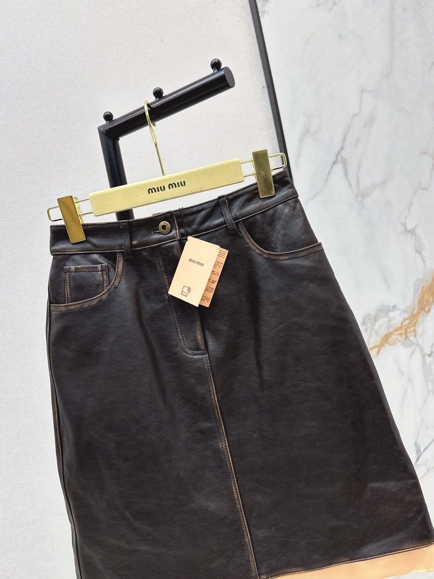 Miu 25fw leather skirt