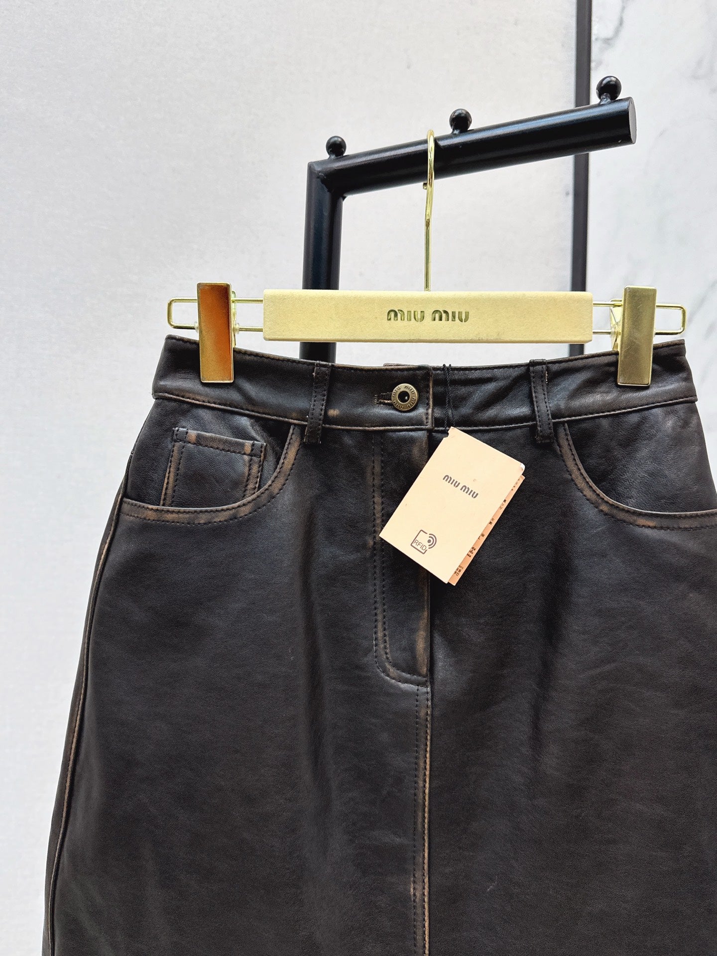 Miu 25fw leather skirt