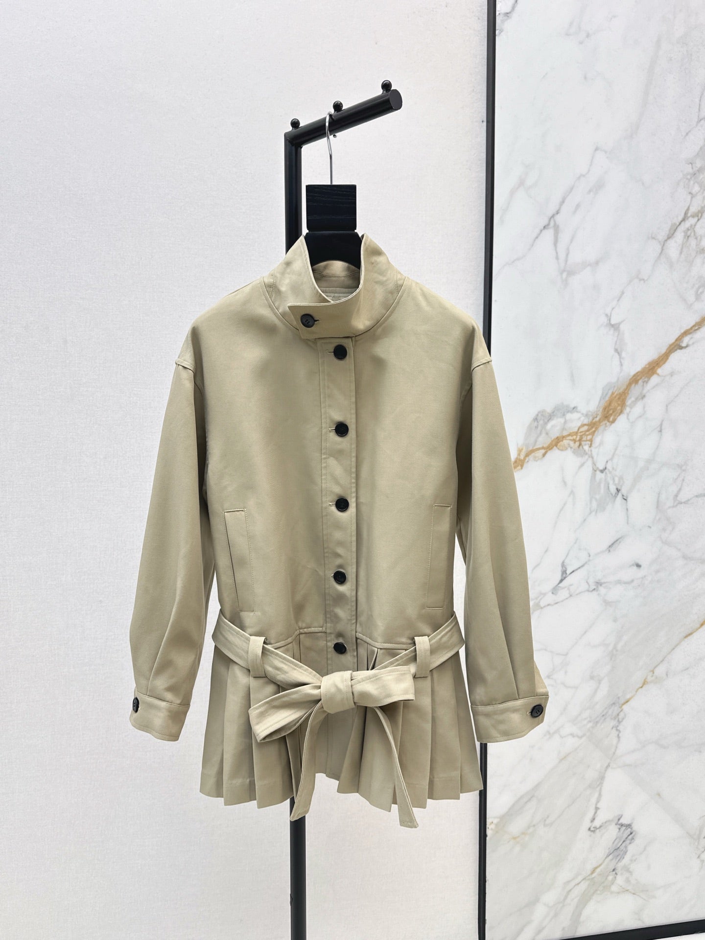 Celi 25fw pleated jacket