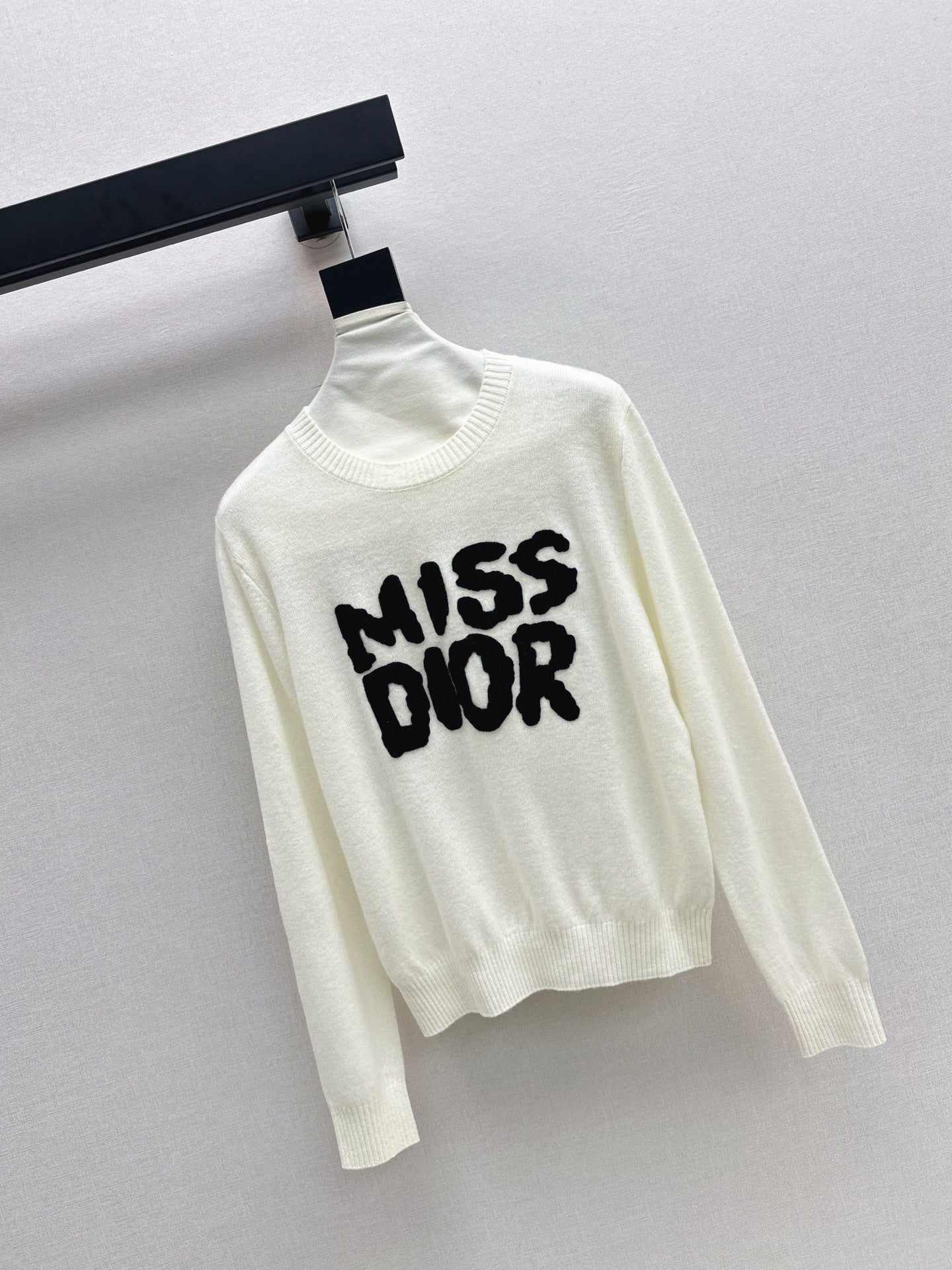 CD 25fw embroidered sweater
