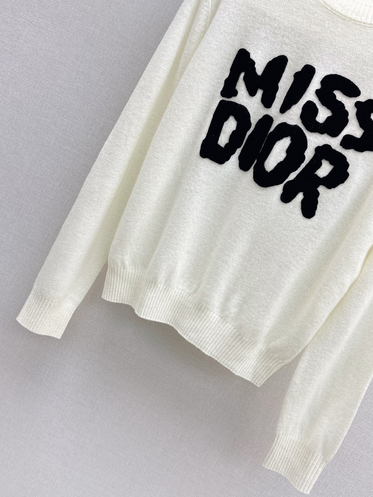 CD 25fw embroidered sweater