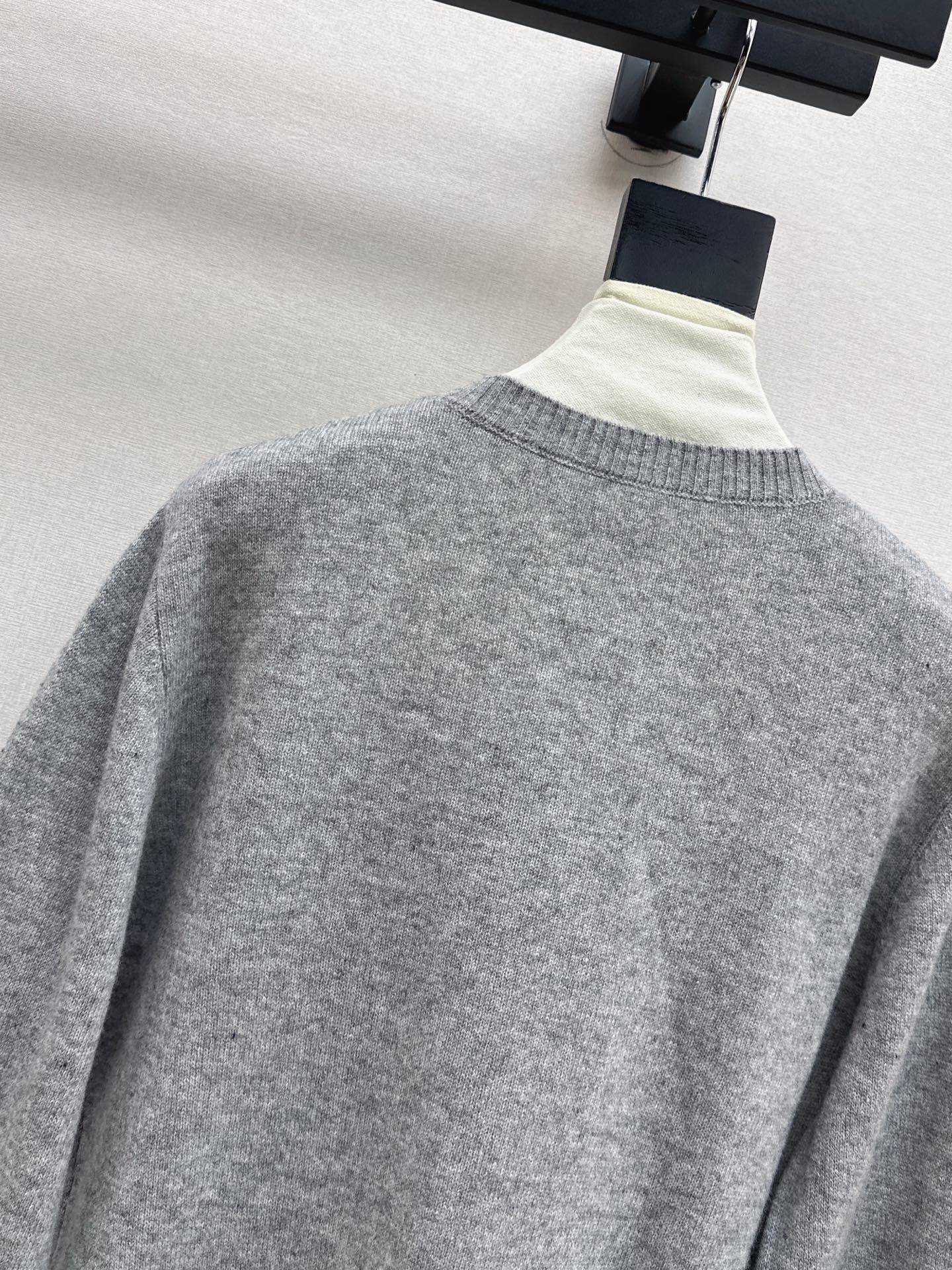 CD 25fw embroidered sweater