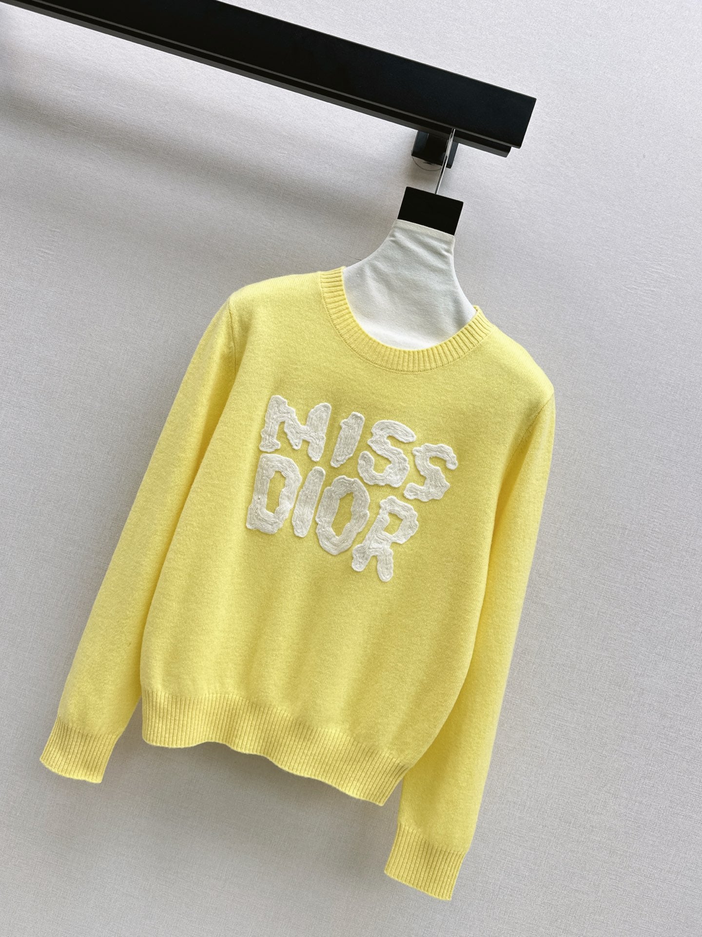 CD 25fw embroidered sweater