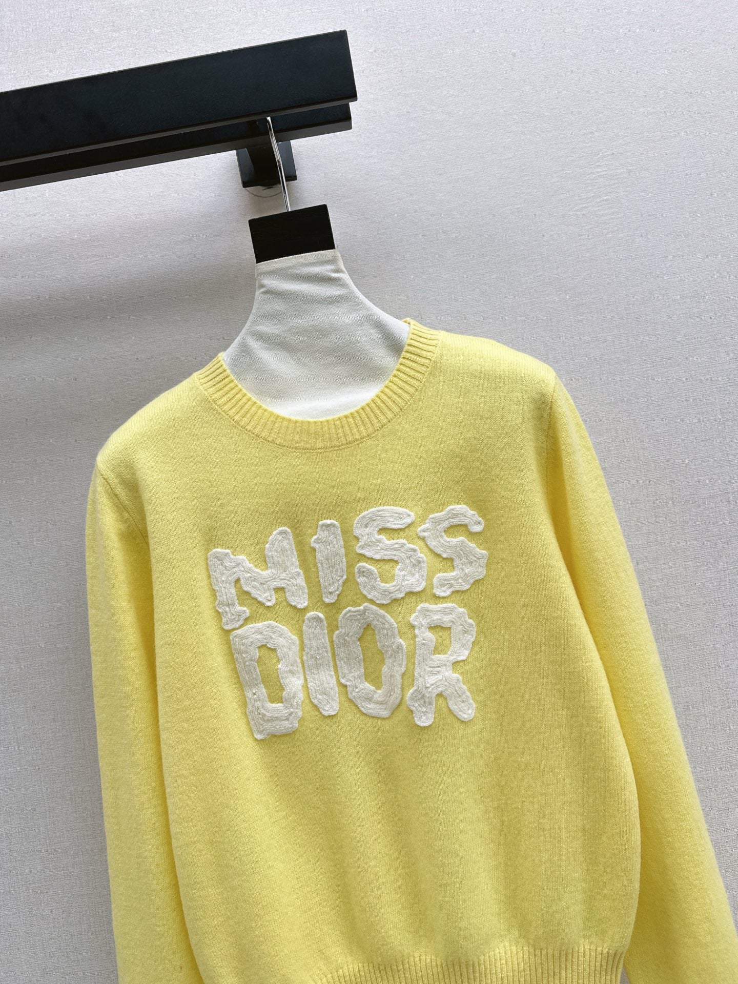 CD 25fw embroidered sweater