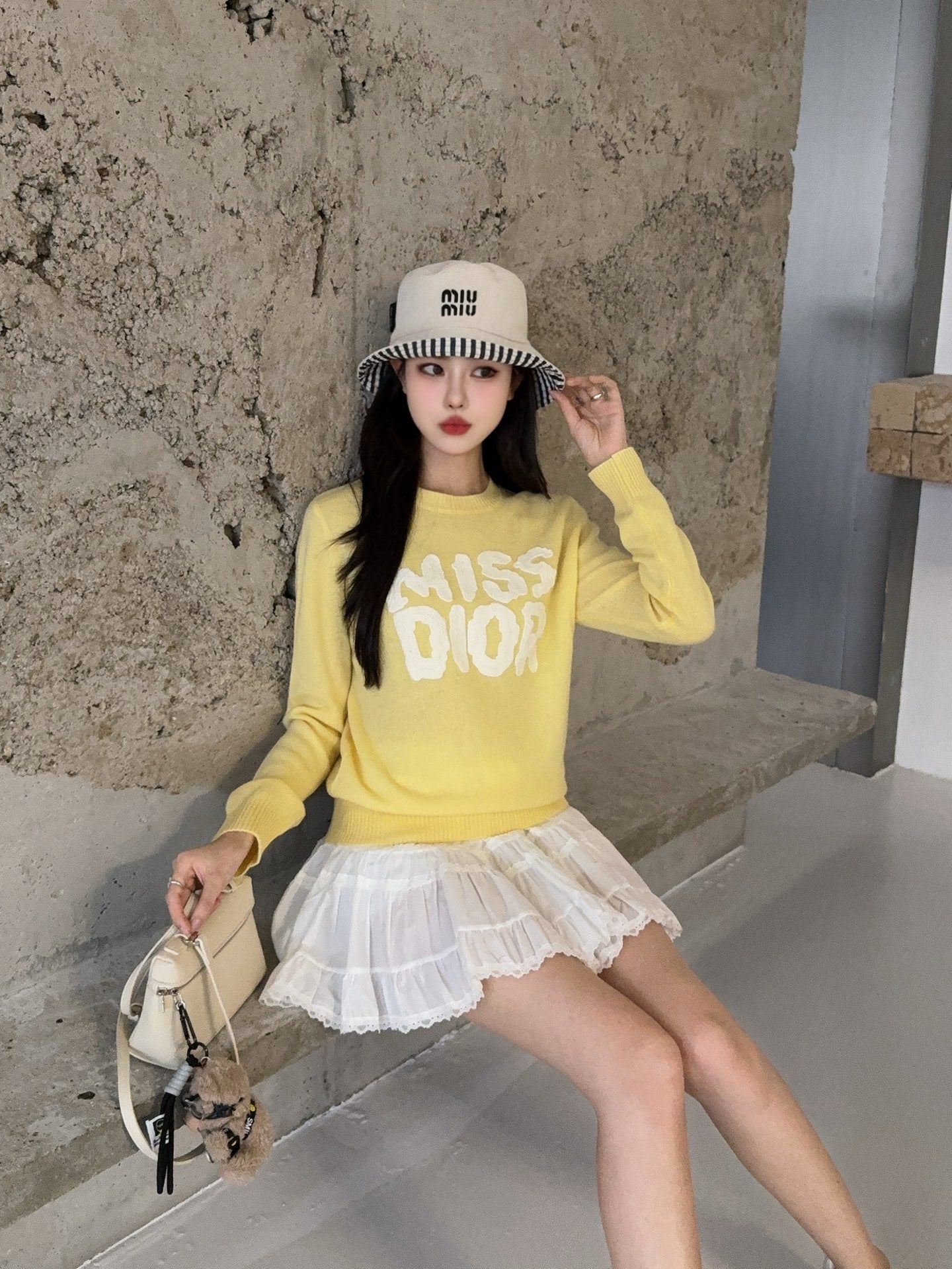 CD 25fw embroidered sweater