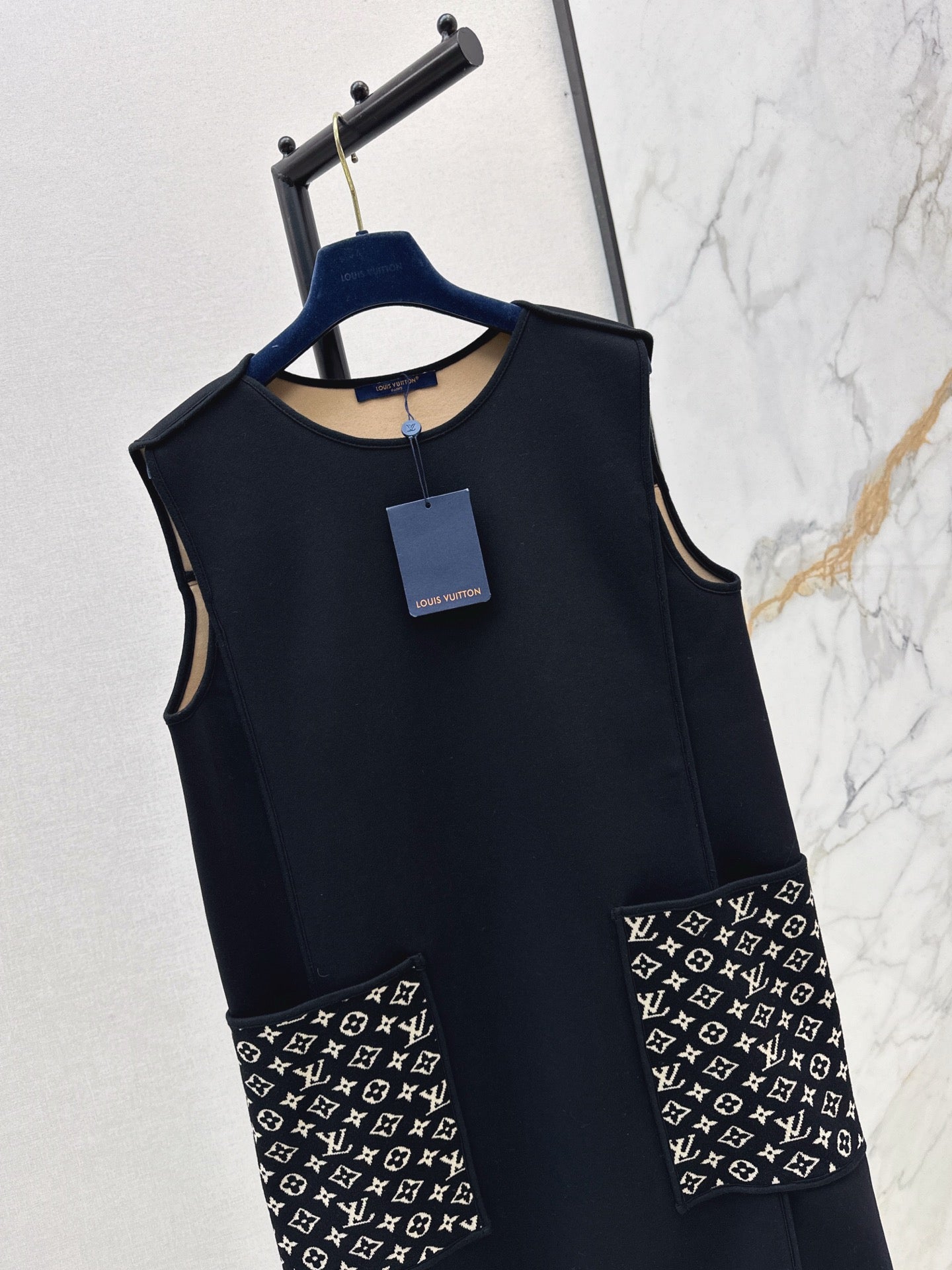 Loui 25fw sleeveless dress