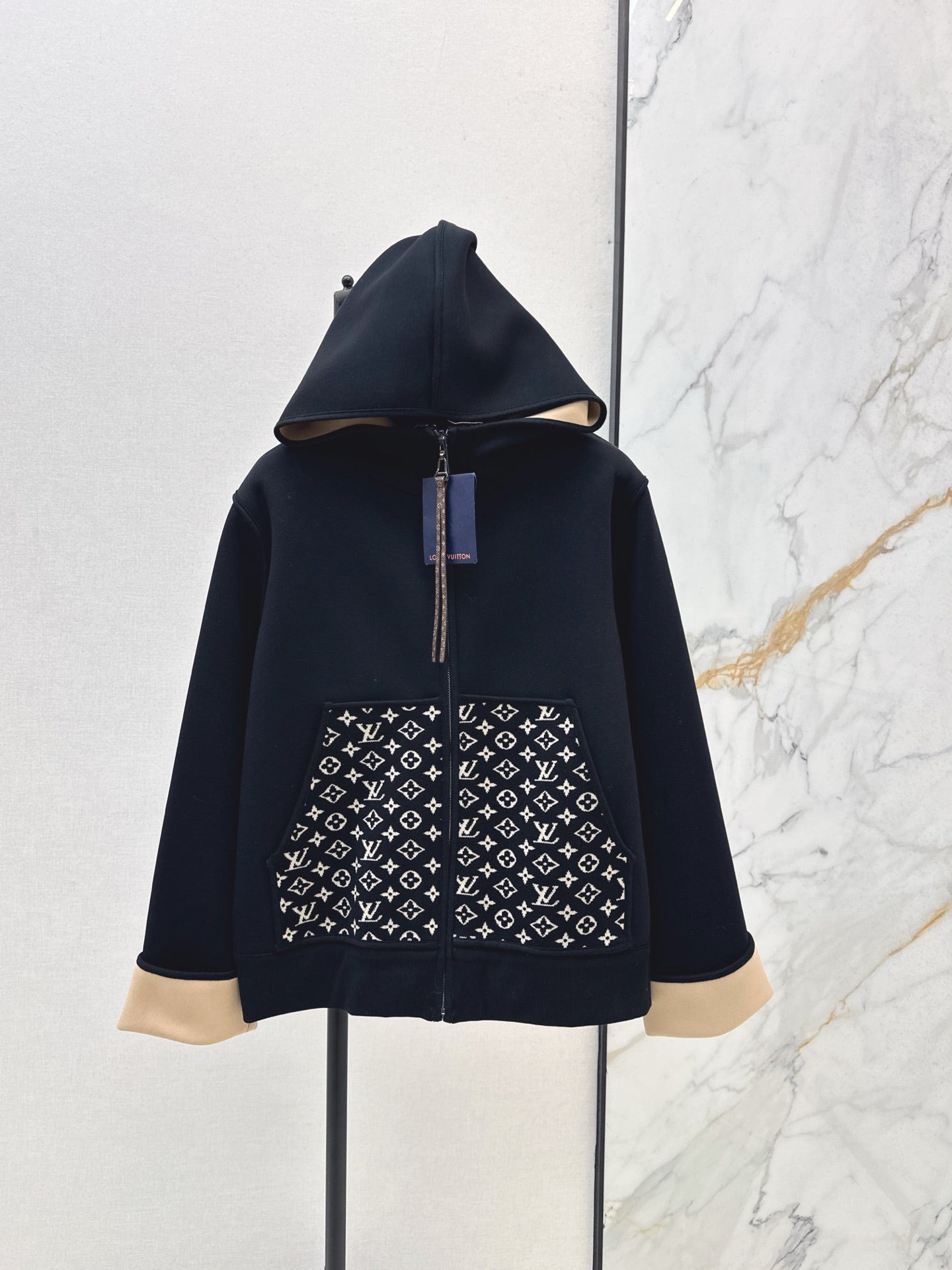 Louis 25fw hooded jacket