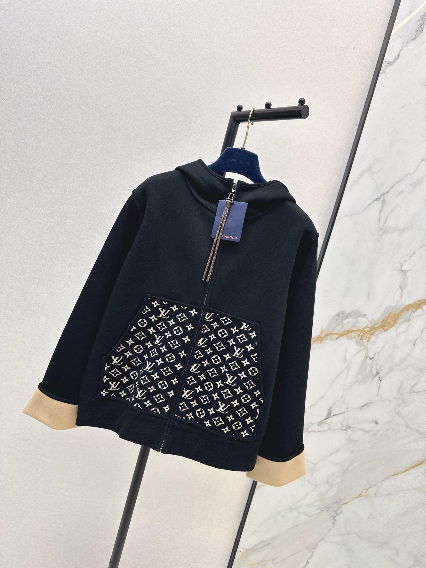 Louis 25fw hooded jacket