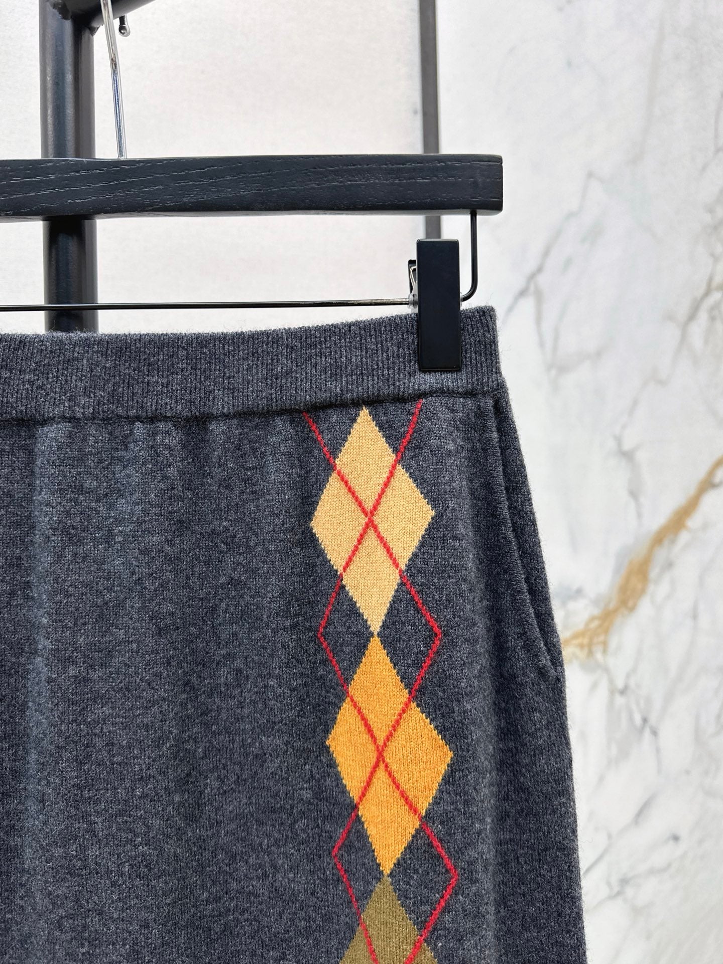 ER 25fw jacquard skirt