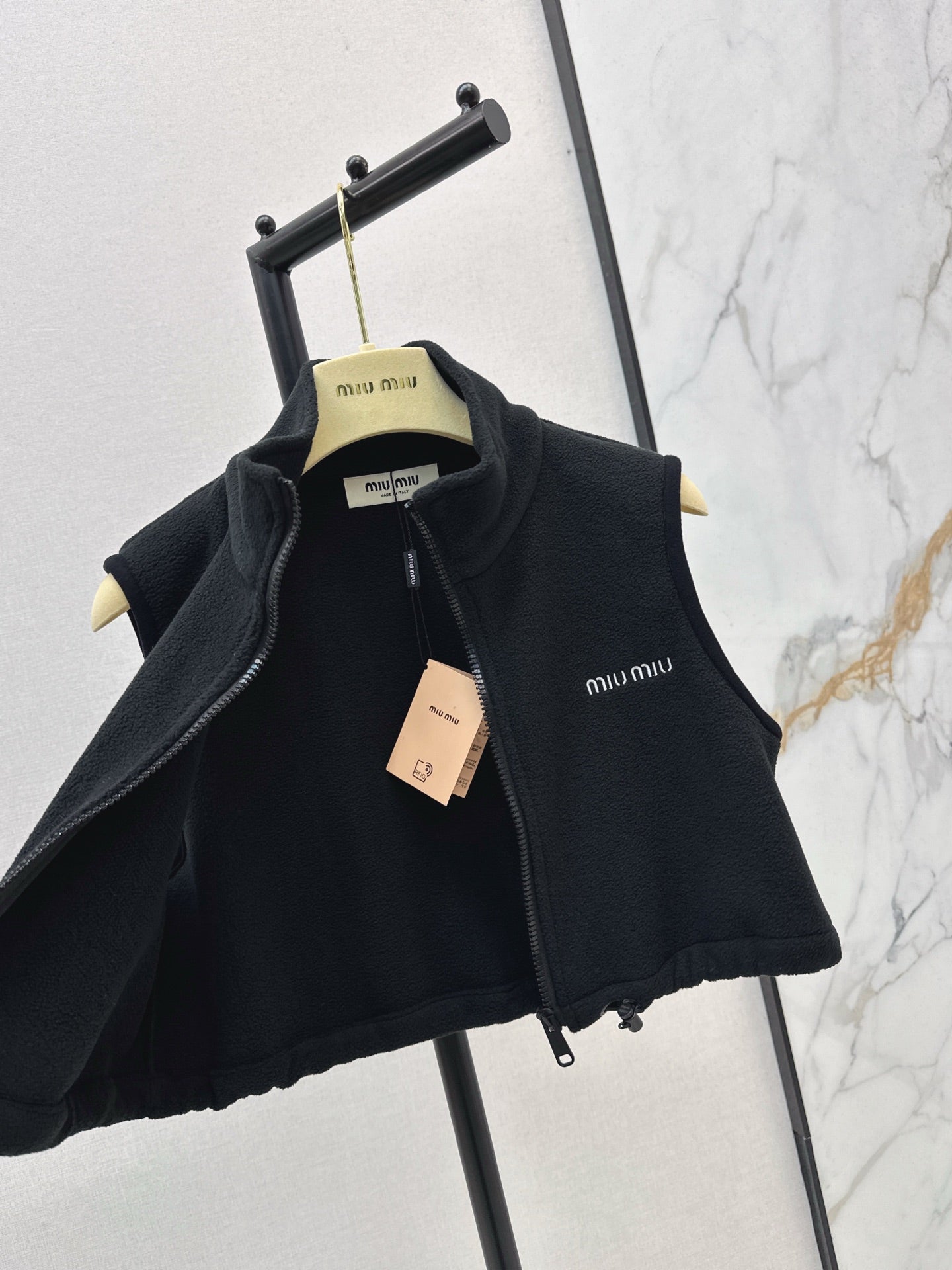 Miu 25fw vest