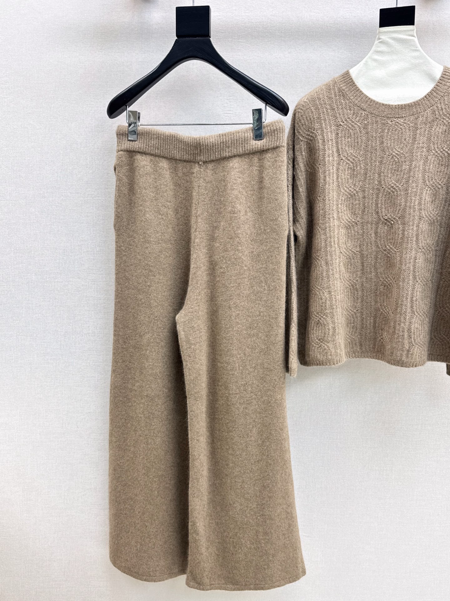 Loro 25fw sweater suit