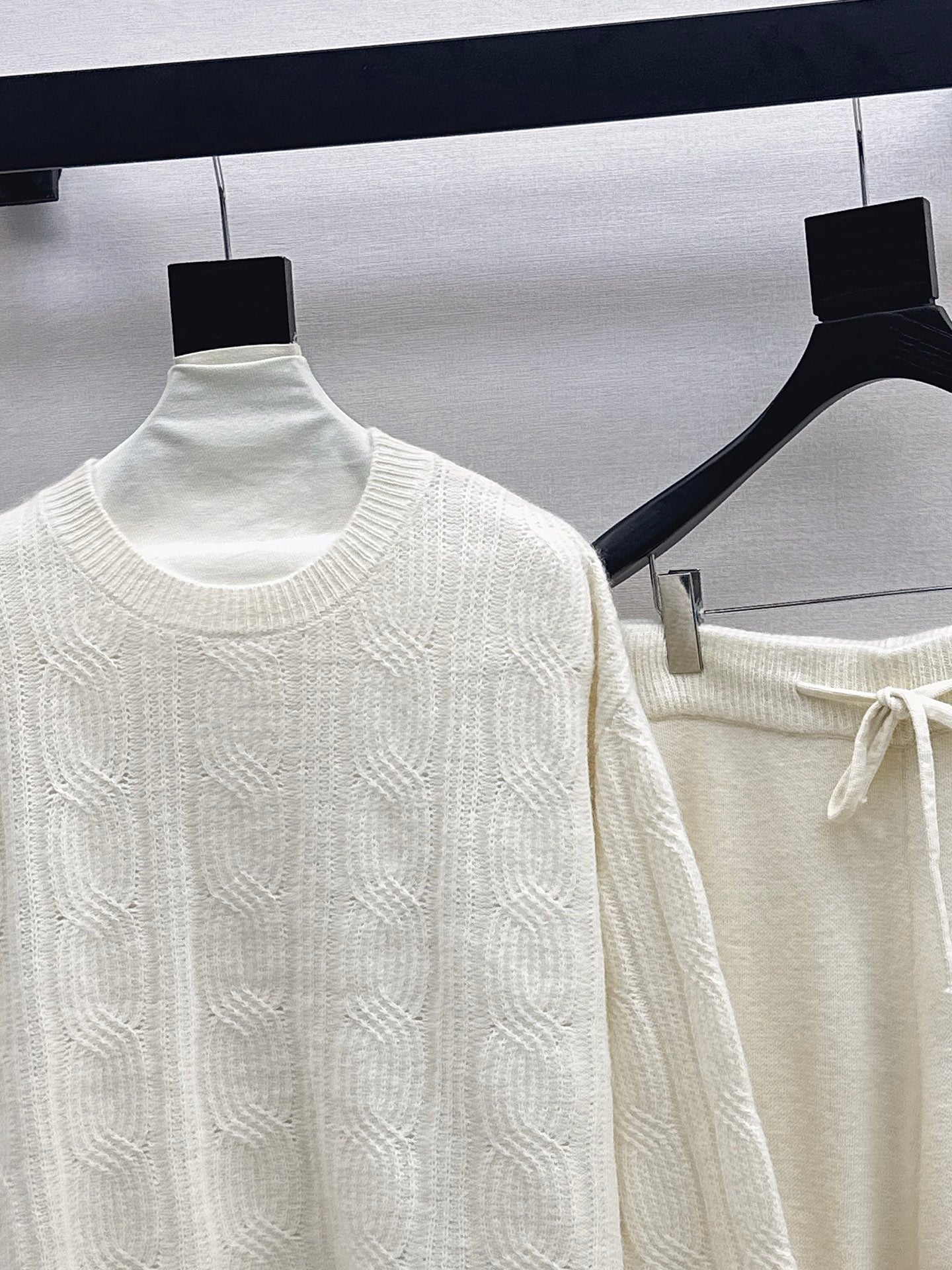 Loro 25fw sweater suit