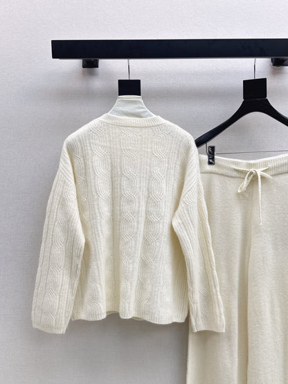 Loro 25fw sweater suit