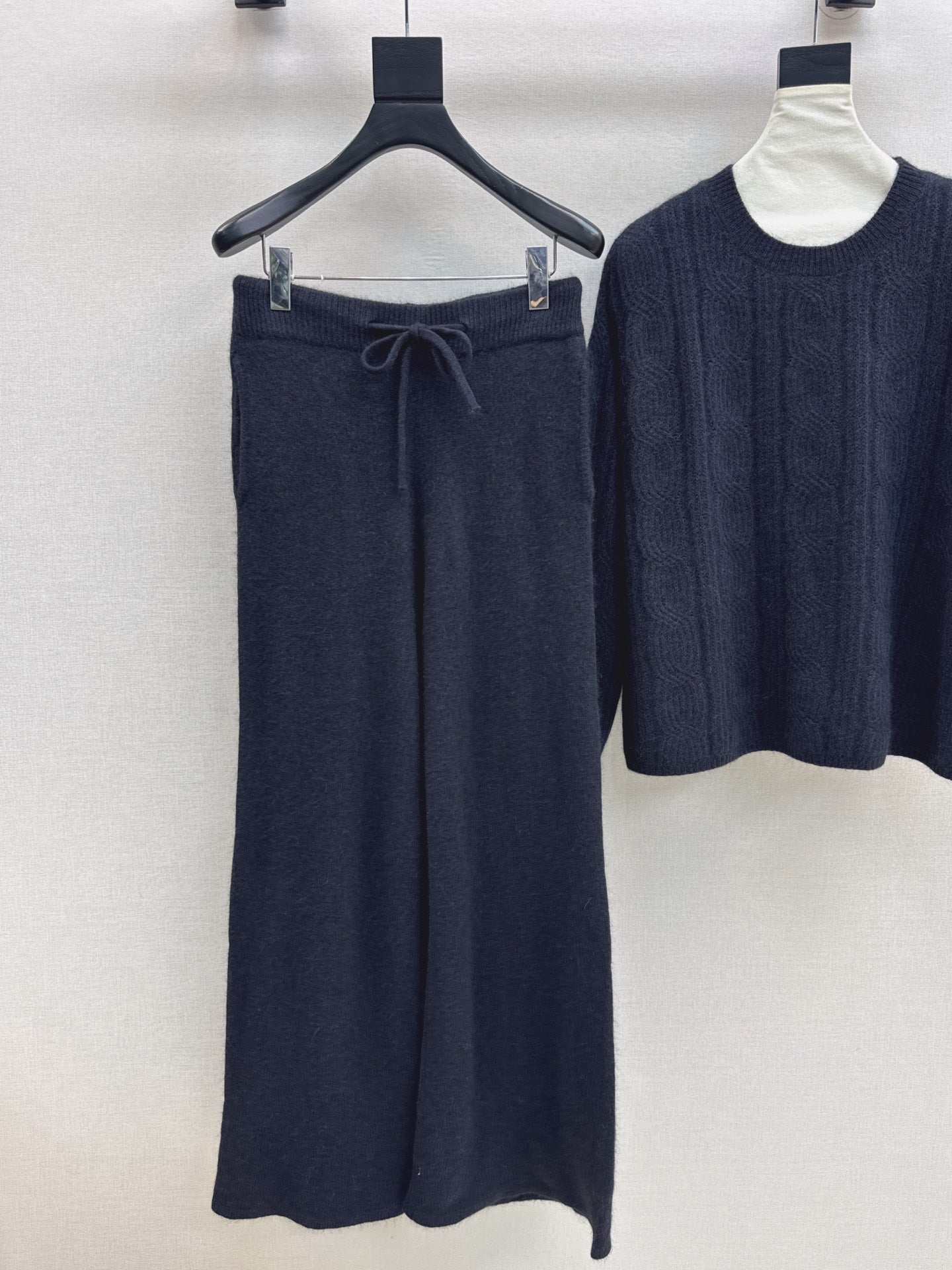 Loro 25fw sweater suit