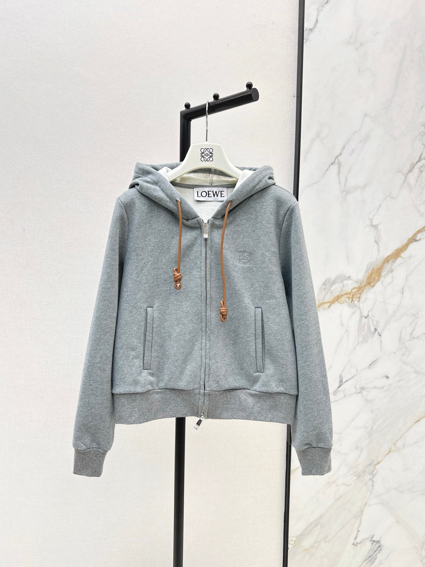 Loe 25fw hooded jacket