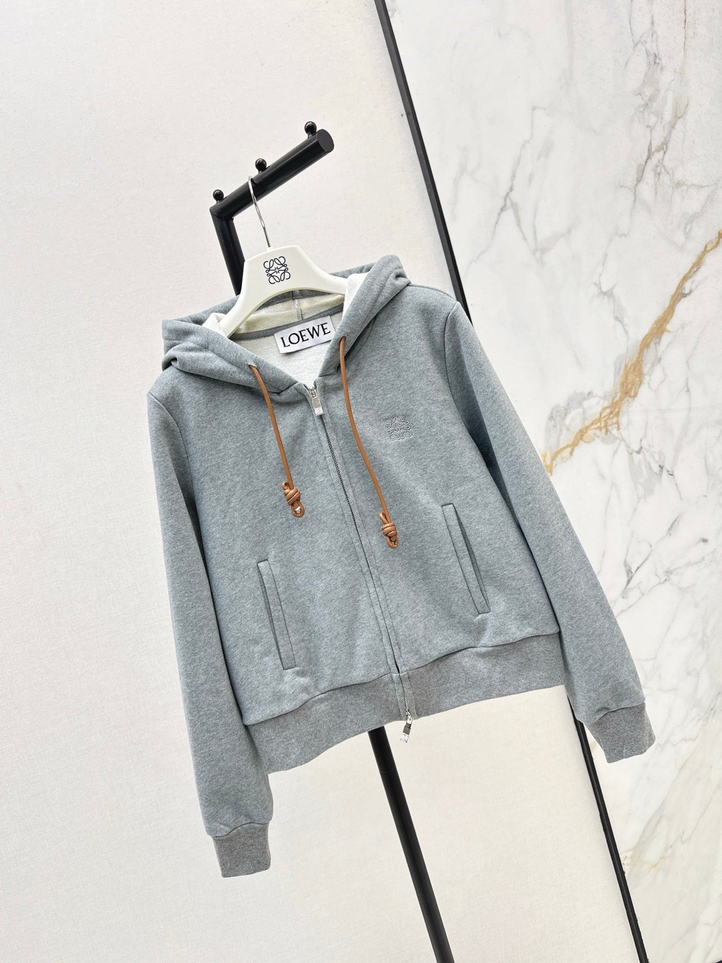 Loe 25fw hooded jacket