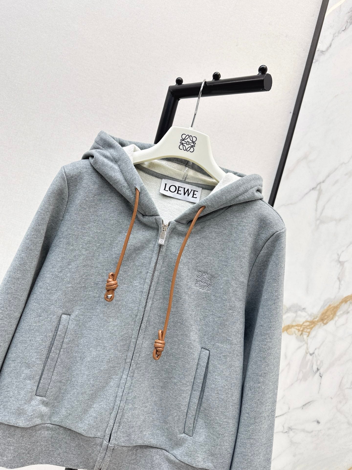 Loe 25fw hooded jacket