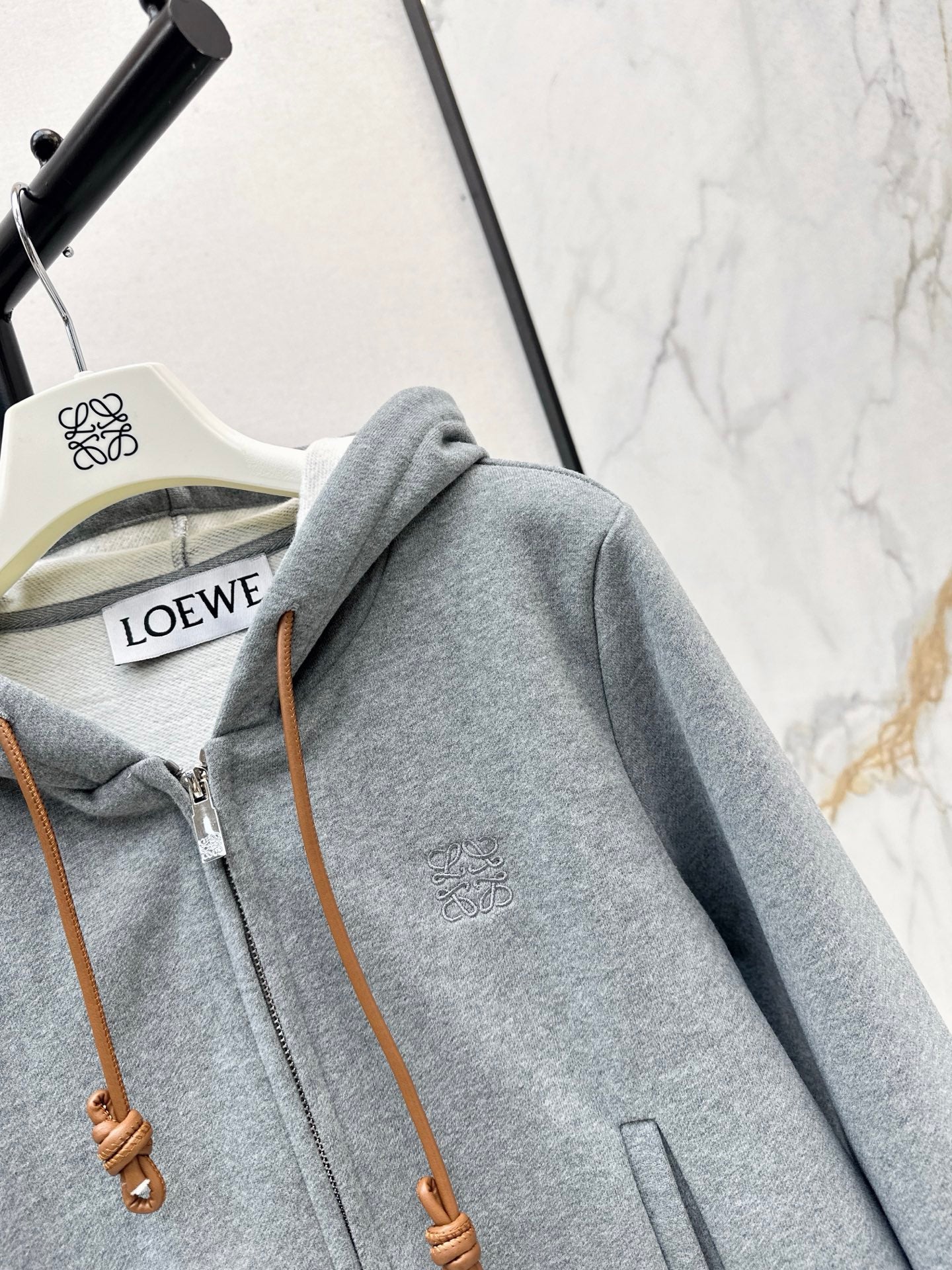 Loe 25fw hooded jacket