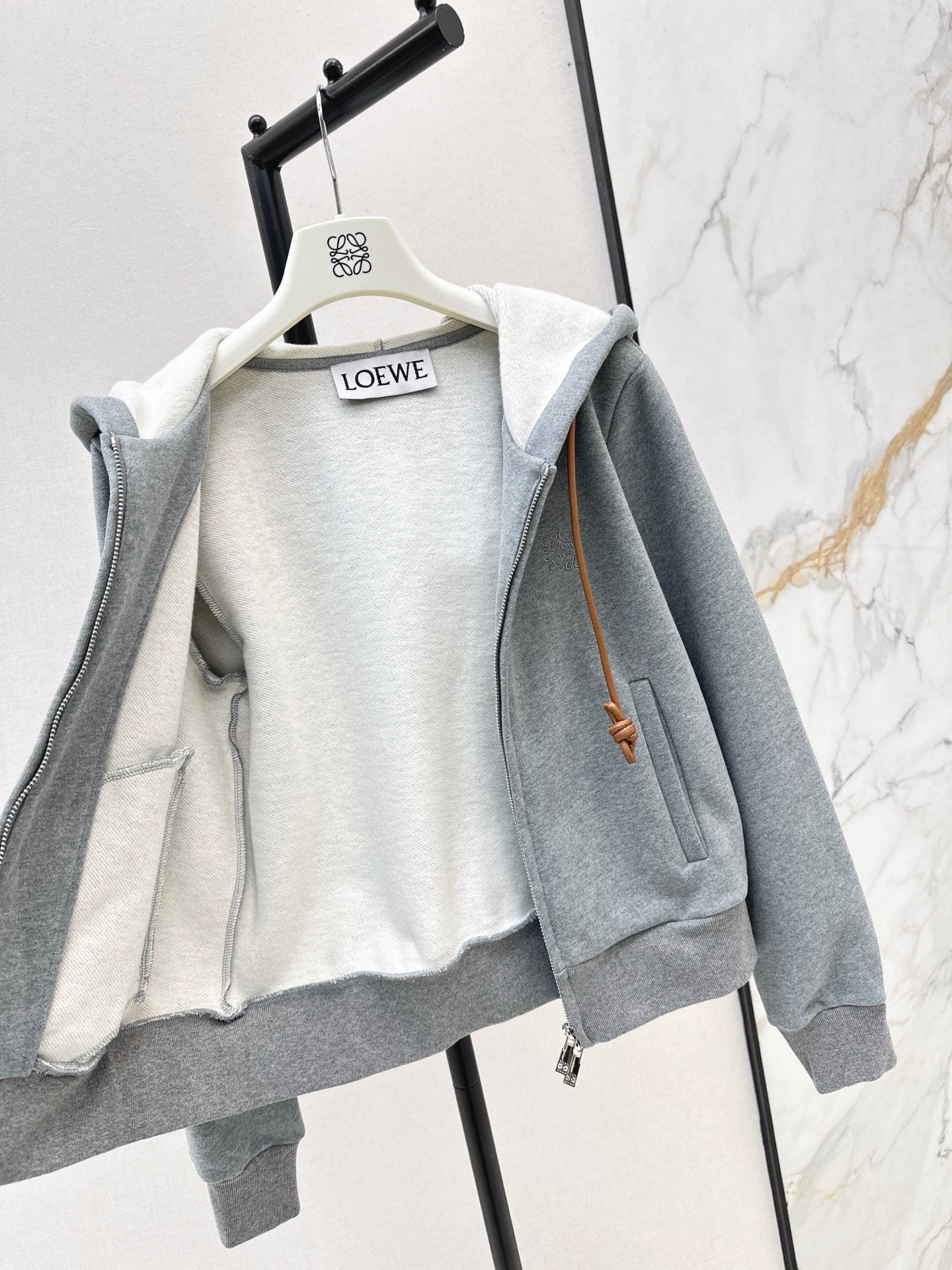 Loe 25fw hooded jacket