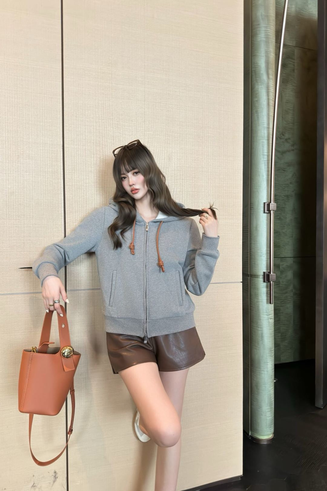Loe 25fw hooded jacket