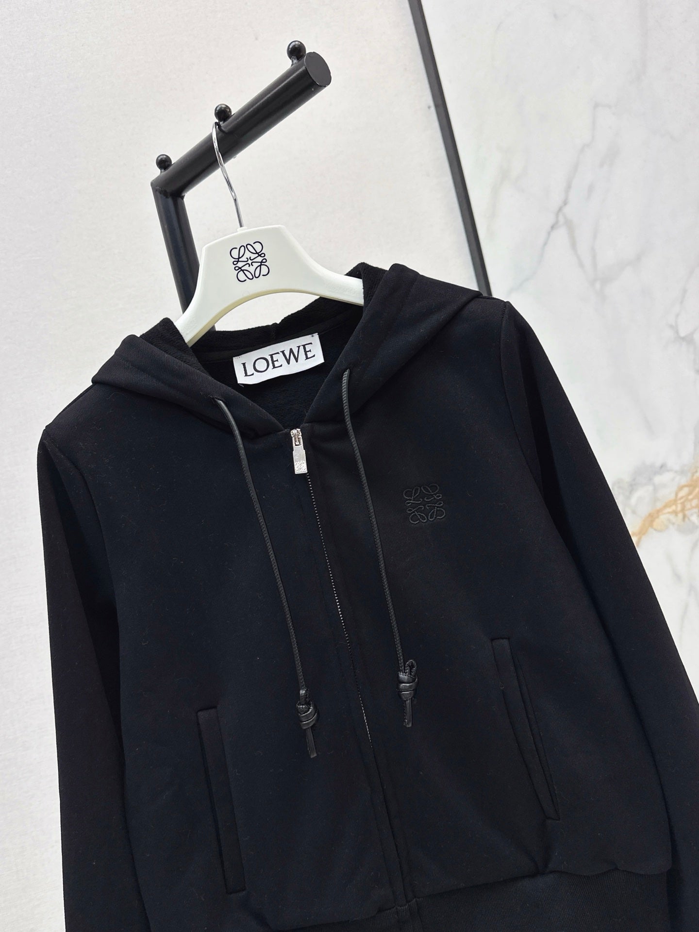 Loe 25fw hooded jacket