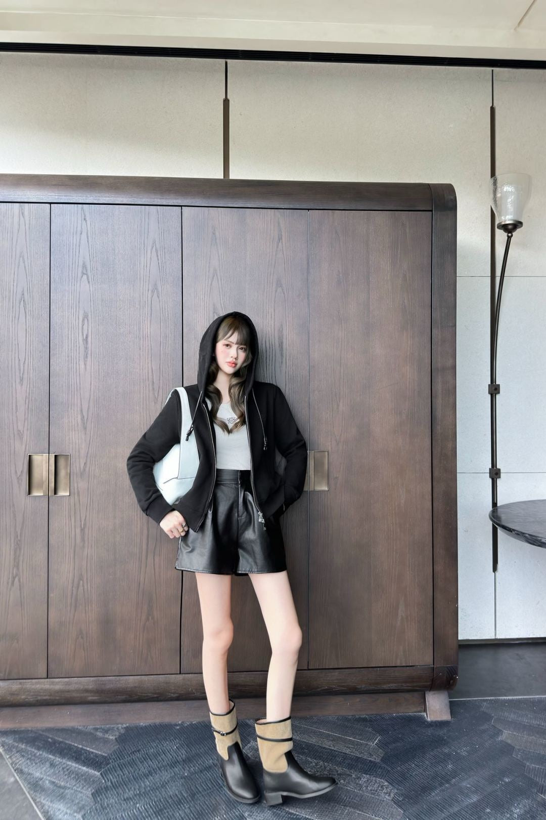 Loe 25fw hooded jacket