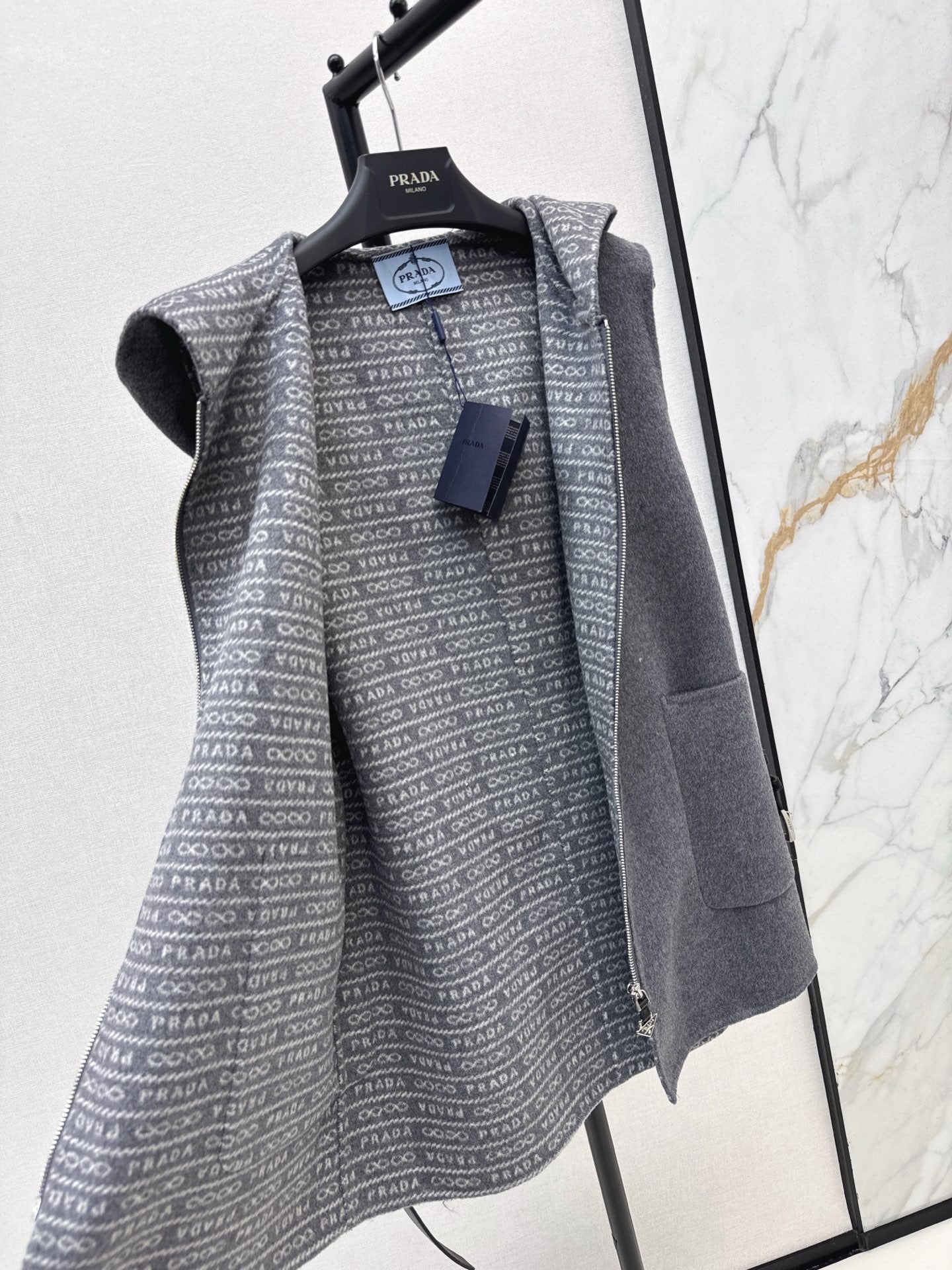 Prad 25fw hooded vest
