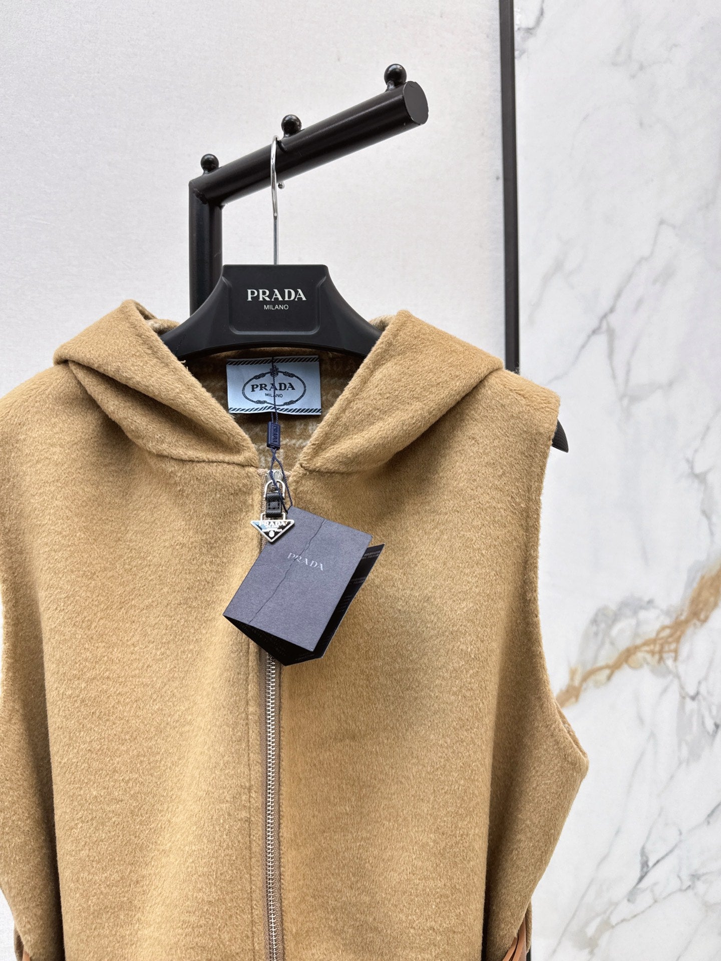 Prad 25fw hooded vest