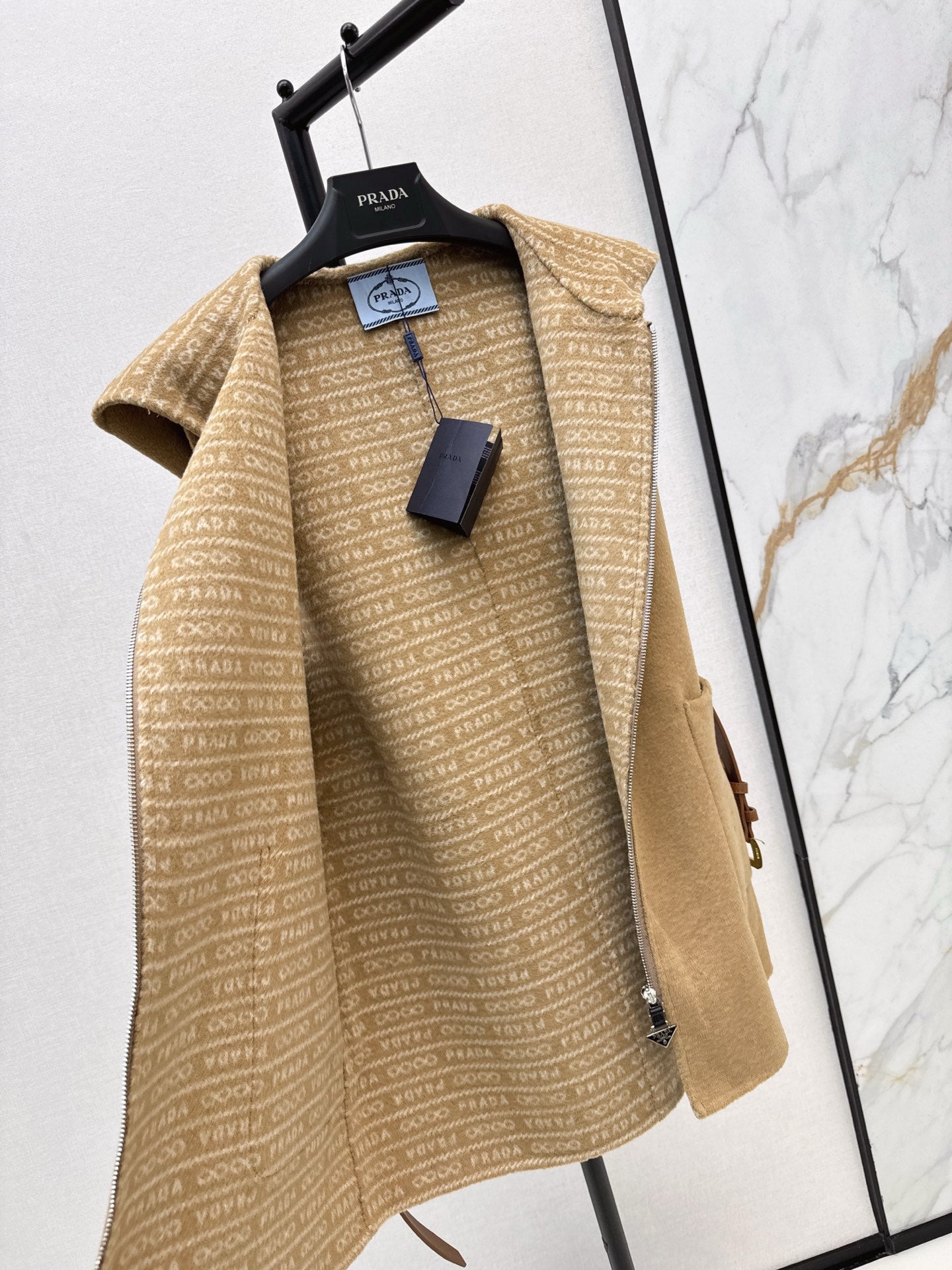 Prad 25fw hooded vest